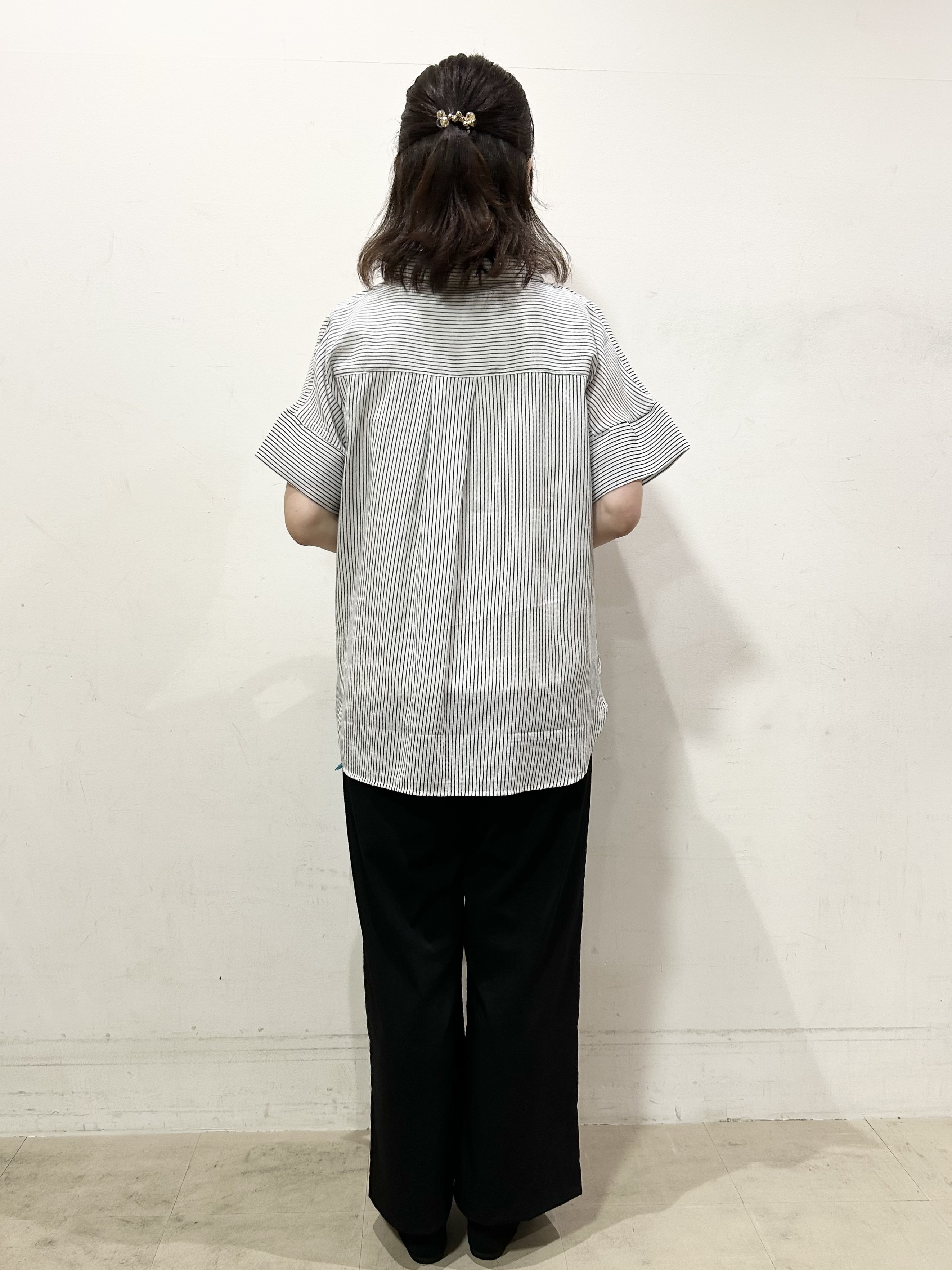 Mさんの「SHOO･LA･RUE｜【2点セット/S-LL/洗濯機可】時短でコーデ決まる スラブスキッパーシャツ＋タンクトップ」を使ったコーディネート
