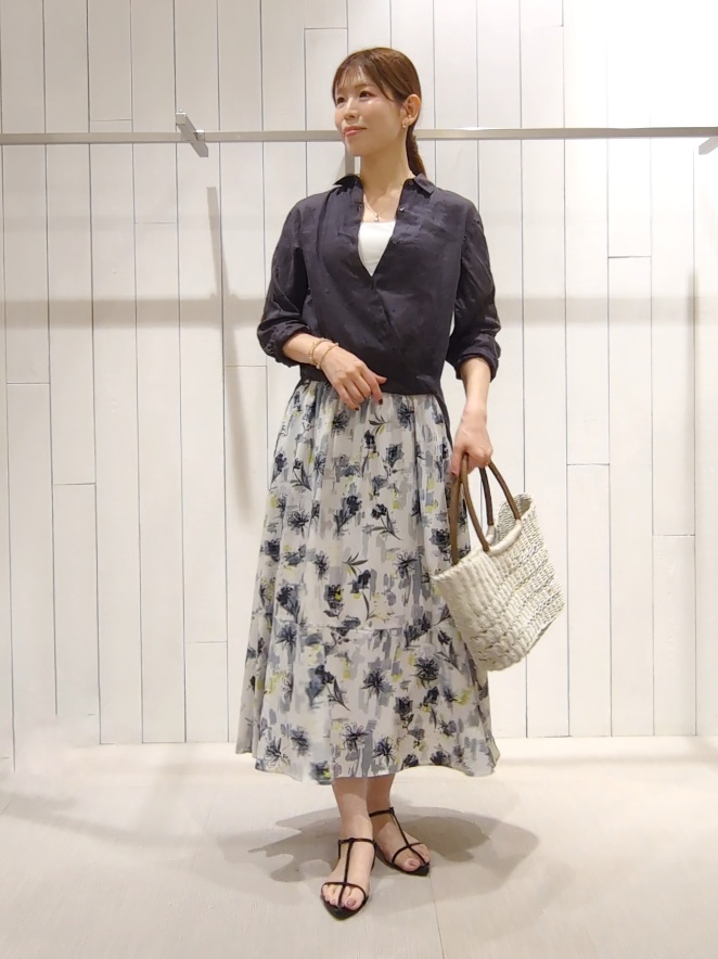 SHOさんの「INDIVI｜【接触冷感／2WAY】カシュクールリネンシャツ」を使ったコーディネート