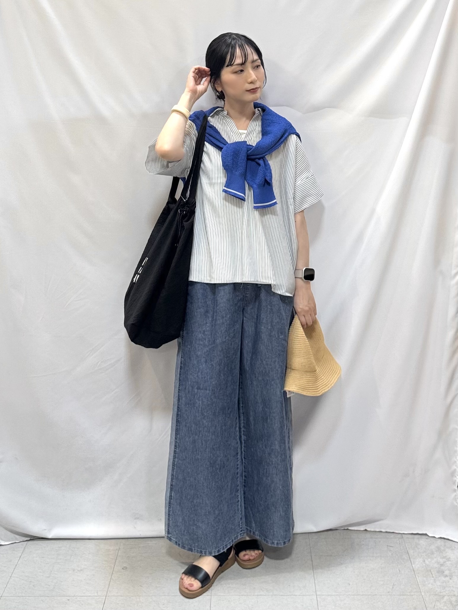 𝐇𝐢𝐫𝐨𝐦𝐢さんの「SHOO･LA･RUE｜【S-LL/洗濯機可】さらっとタッチ ほんのりシアーカーディガン」を使ったコーディネート
