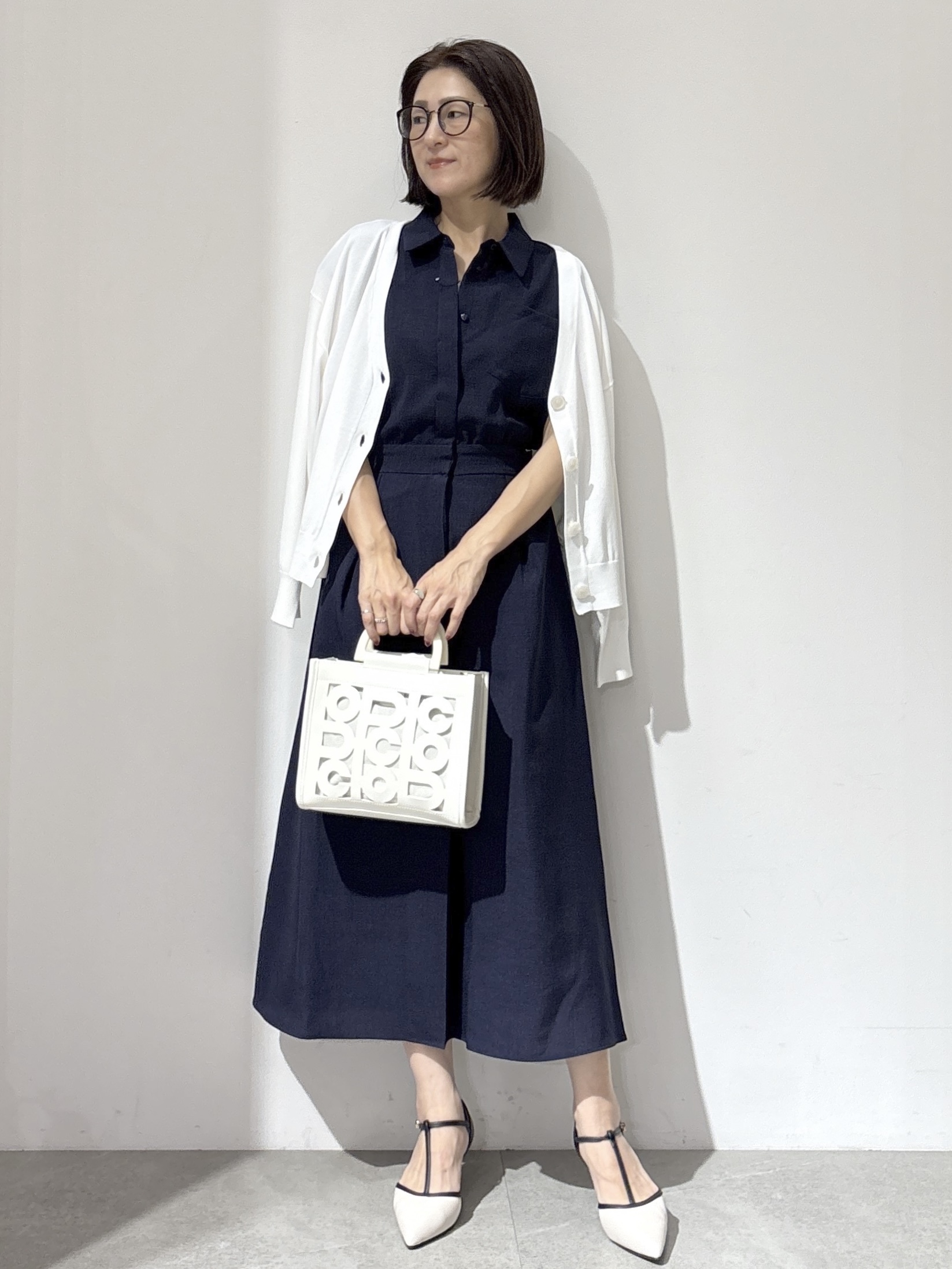 NAKAさんの「OPAQUE.CLIP｜【UV／接触冷感】Vネックリラクシーニットカーディガン《洗濯機OK／抗ピル》」を使ったコーディネート