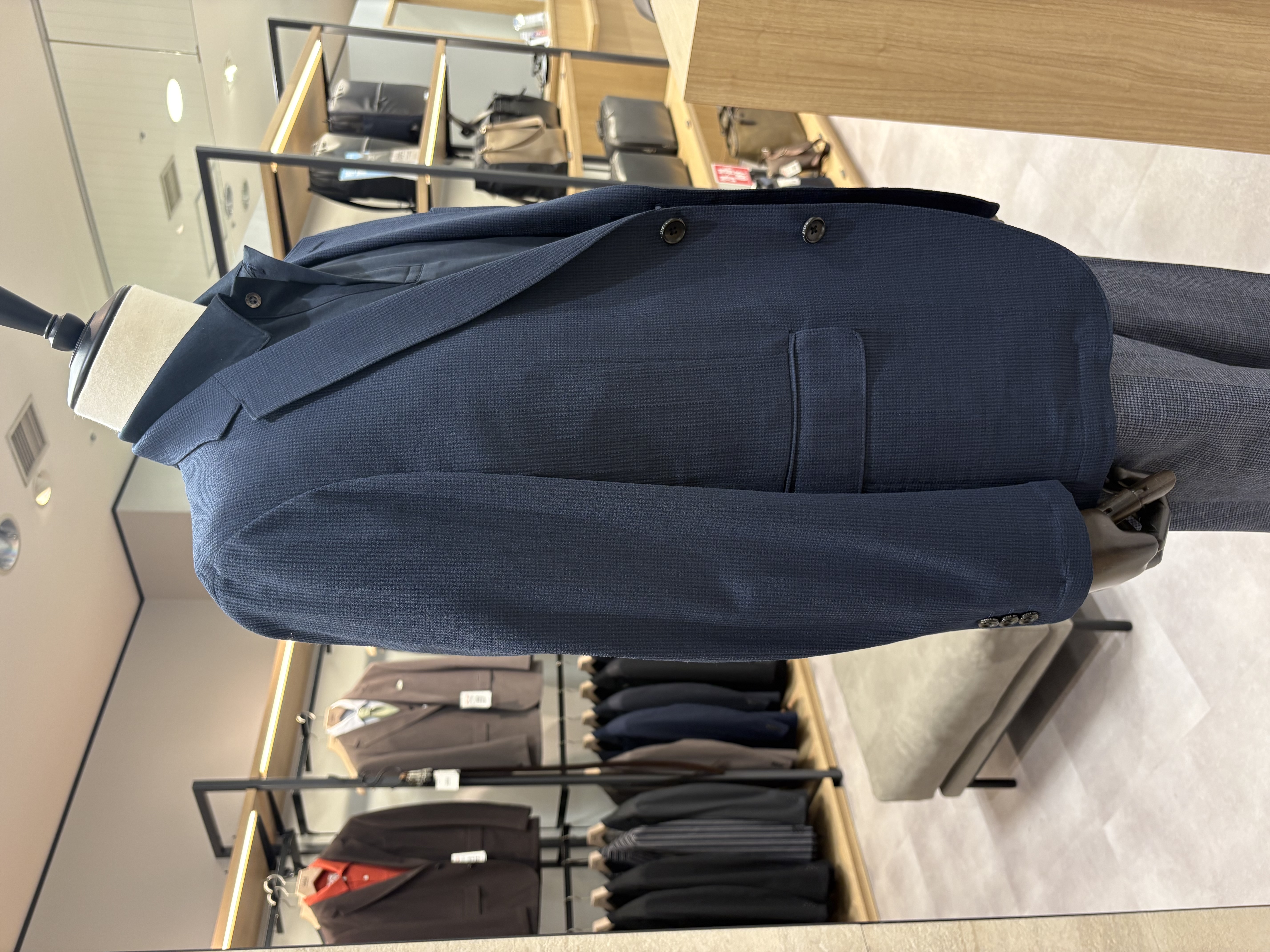 オギさんの「TAKEO KIKUCHI｜【Begin5月号掲載/通気性】トリコットサッカー ジャケット」を使ったコーディネート