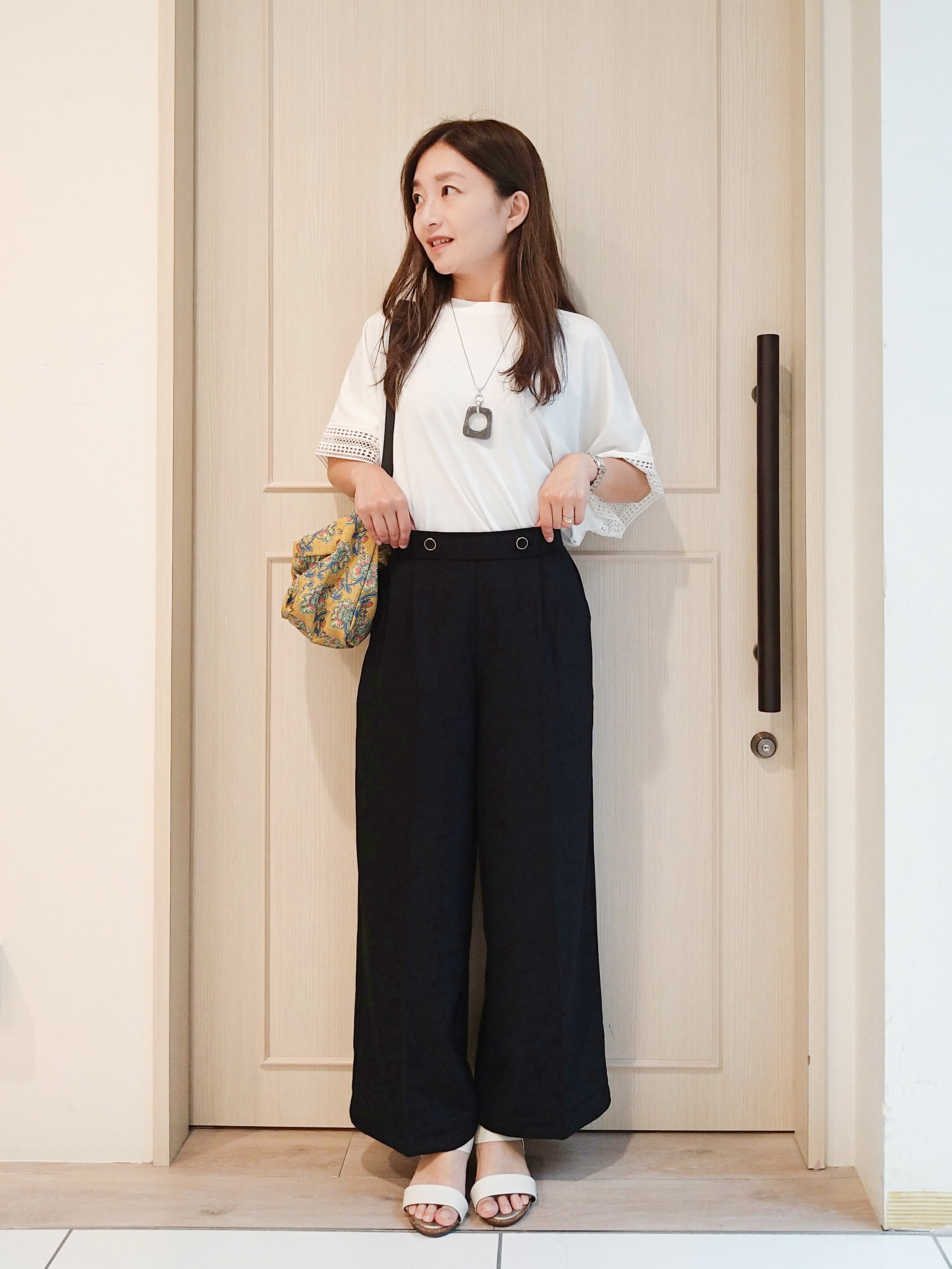 mi-saさんの「SHOO･LA･RUE｜【ひんやり/UV】お袖レースが上品 ゆったりとろみトップス」を使ったコーディネート