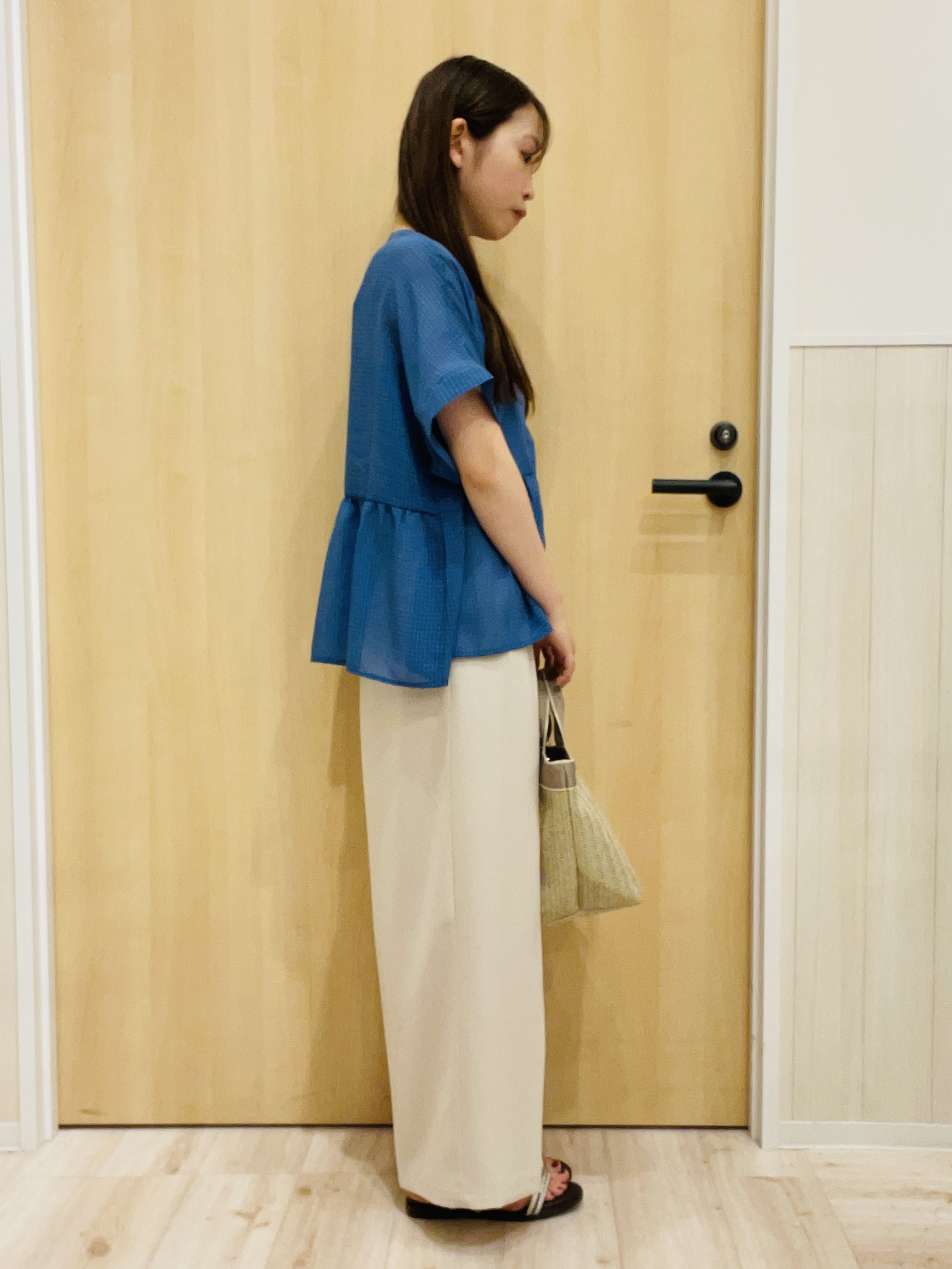 minamiさんの「SHOO･LA･RUE｜2WAYシアーペプラムブラウス」を使ったコーディネート