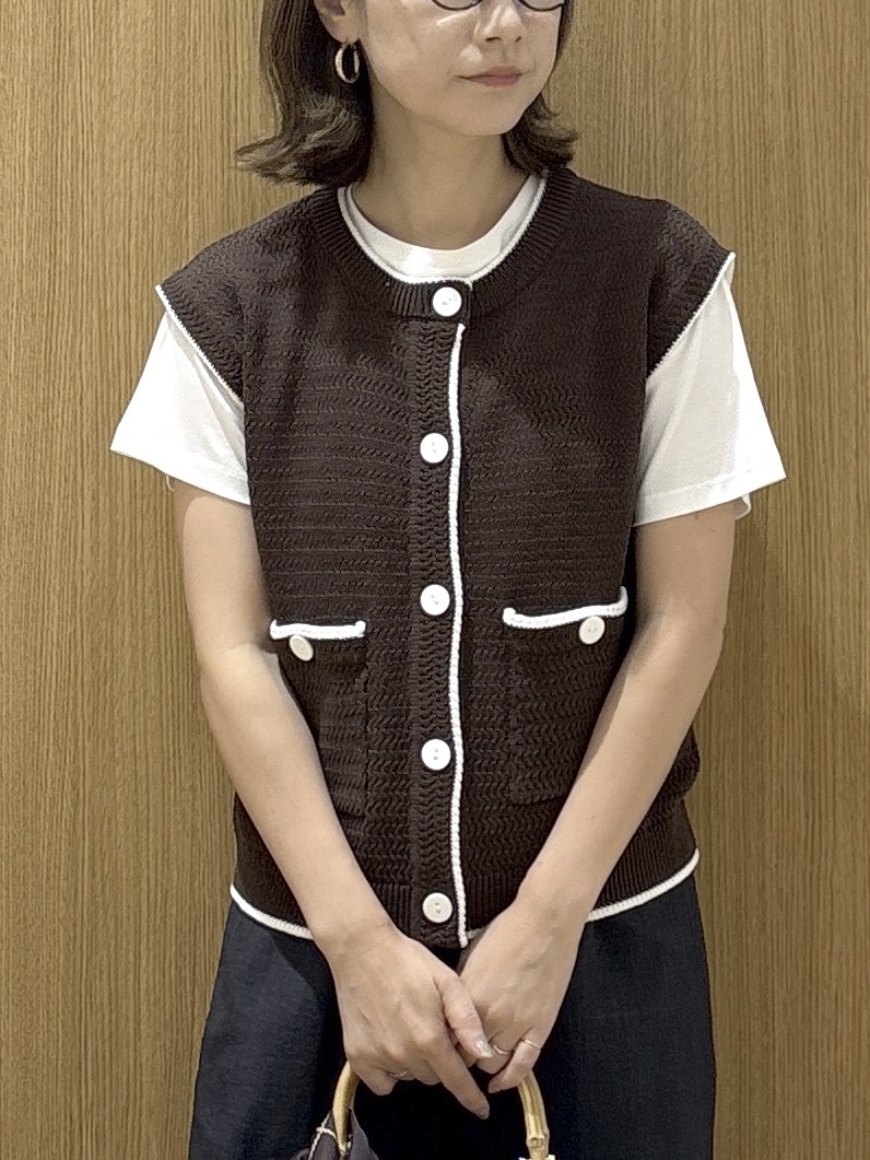 たけねぇさんの「OPAQUE.CLIP｜配色クロス編みニットベスト【洗える】」を使ったコーディネート