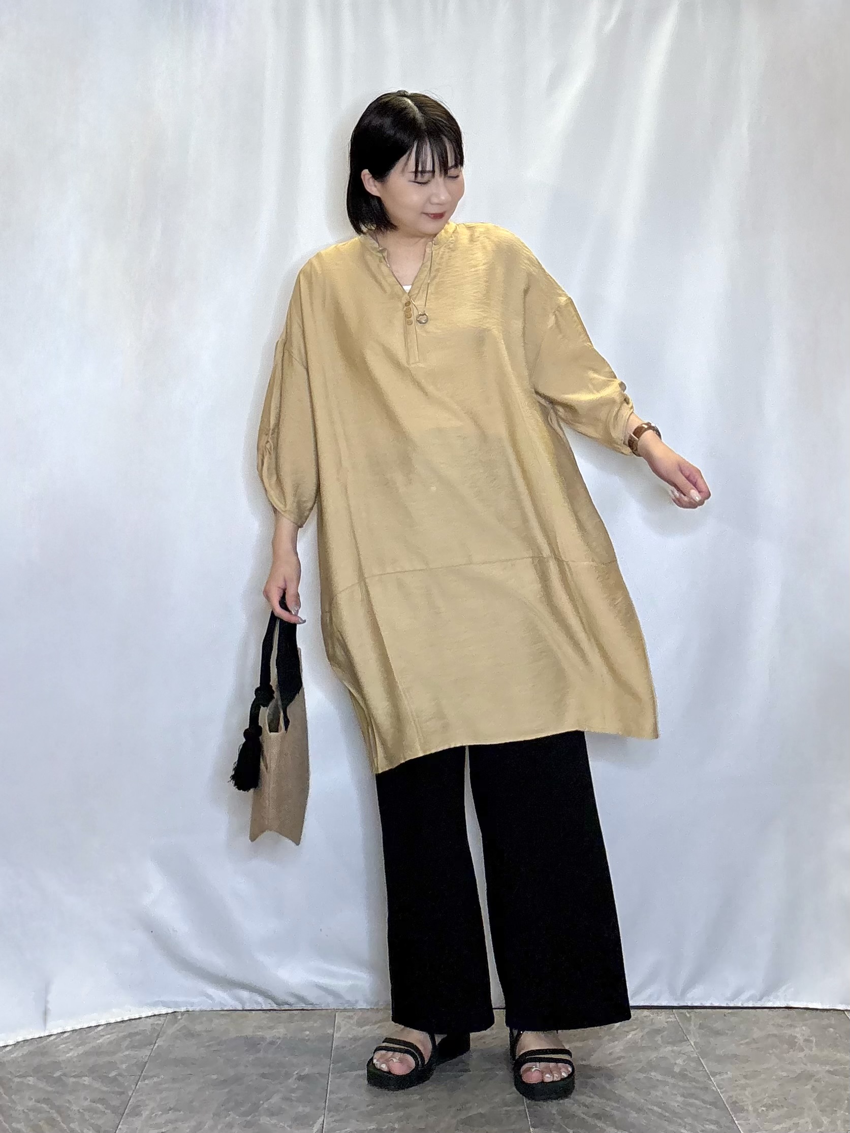 ネリさんの「SHOO･LA･RUE｜【ひんやり/S-LL/洗濯機可】体型カバーにも スラブコクーンチュニック」を使ったコーディネート