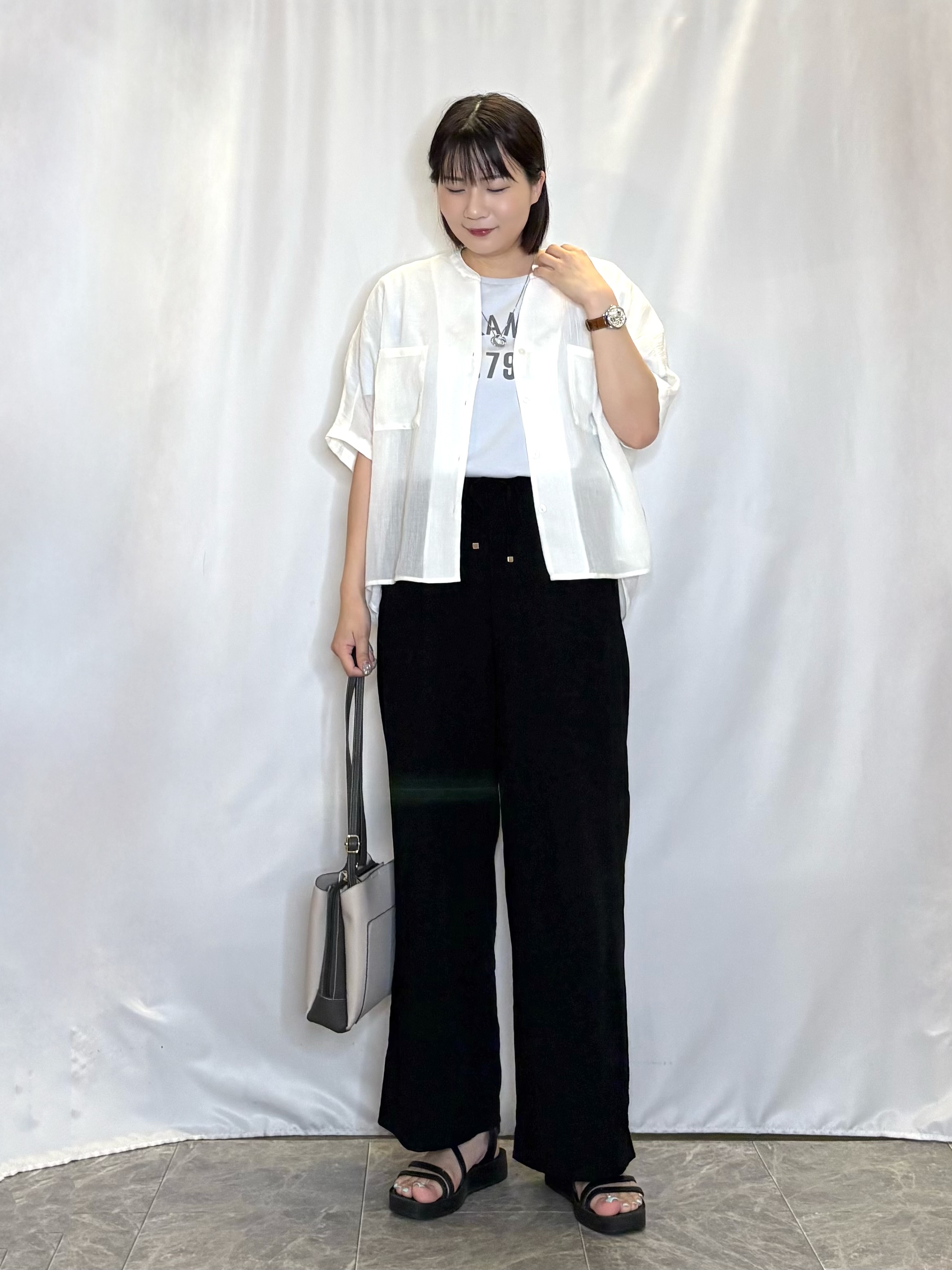 ネリさんの「SHOO･LA･RUE｜【洗濯機可/選べる6色】ナチュラルな風合いが魅力 ゆったり楊柳シアードルマンブラウス」を使ったコーディネート