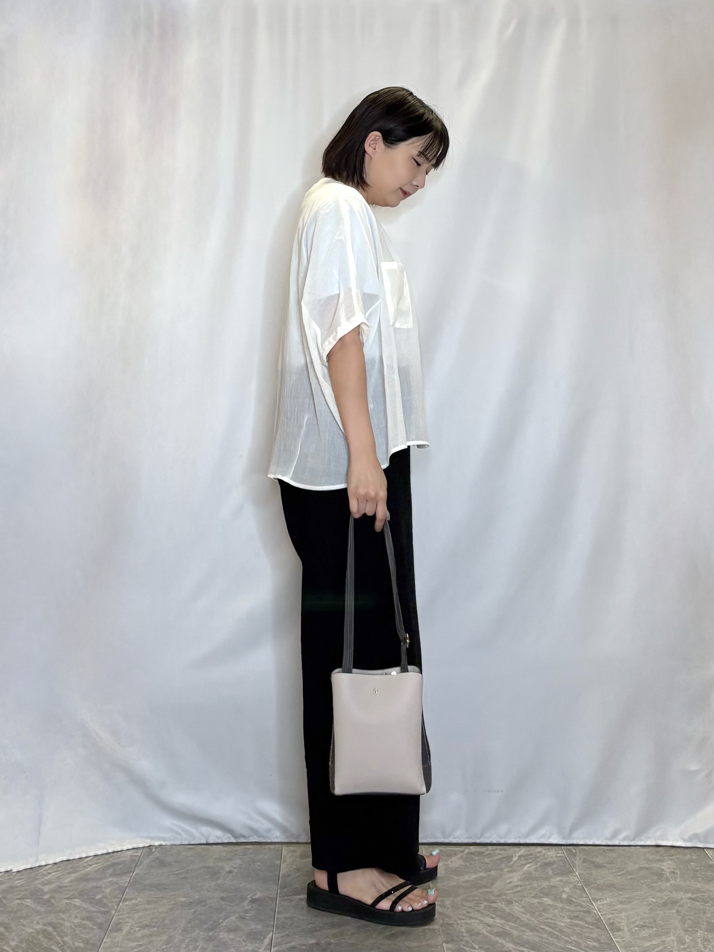ネリさんの「SHOO･LA･RUE｜【洗濯機可/選べる6色】ナチュラルな風合いが魅力 ゆったり楊柳シアードルマンブラウス」を使ったコーディネート