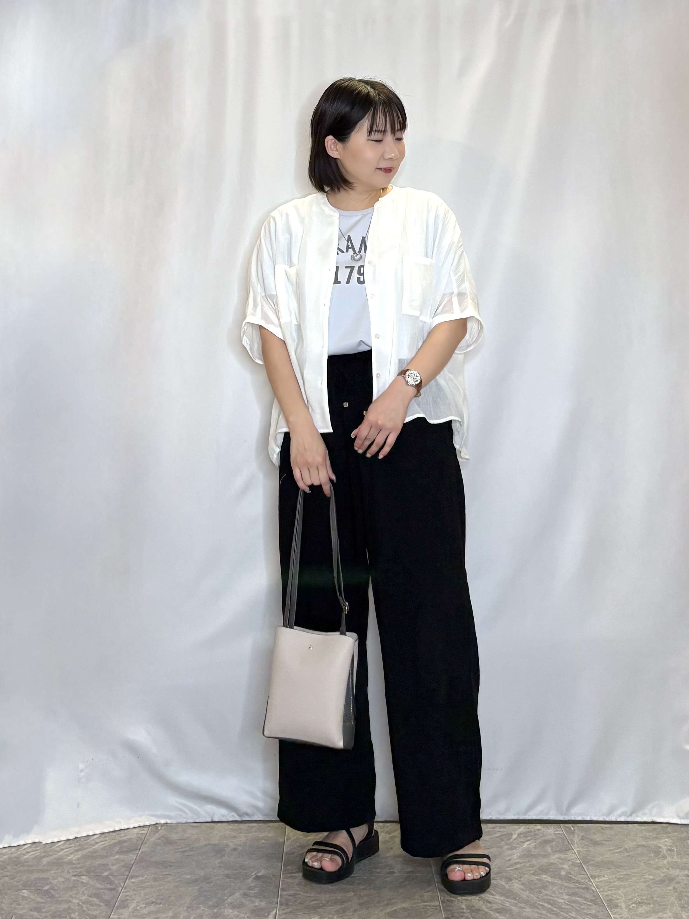 ネリさんの「SHOO･LA･RUE｜【洗濯機可/選べる6色】ナチュラルな風合いが魅力 ゆったり楊柳シアードルマンブラウス」を使ったコーディネート