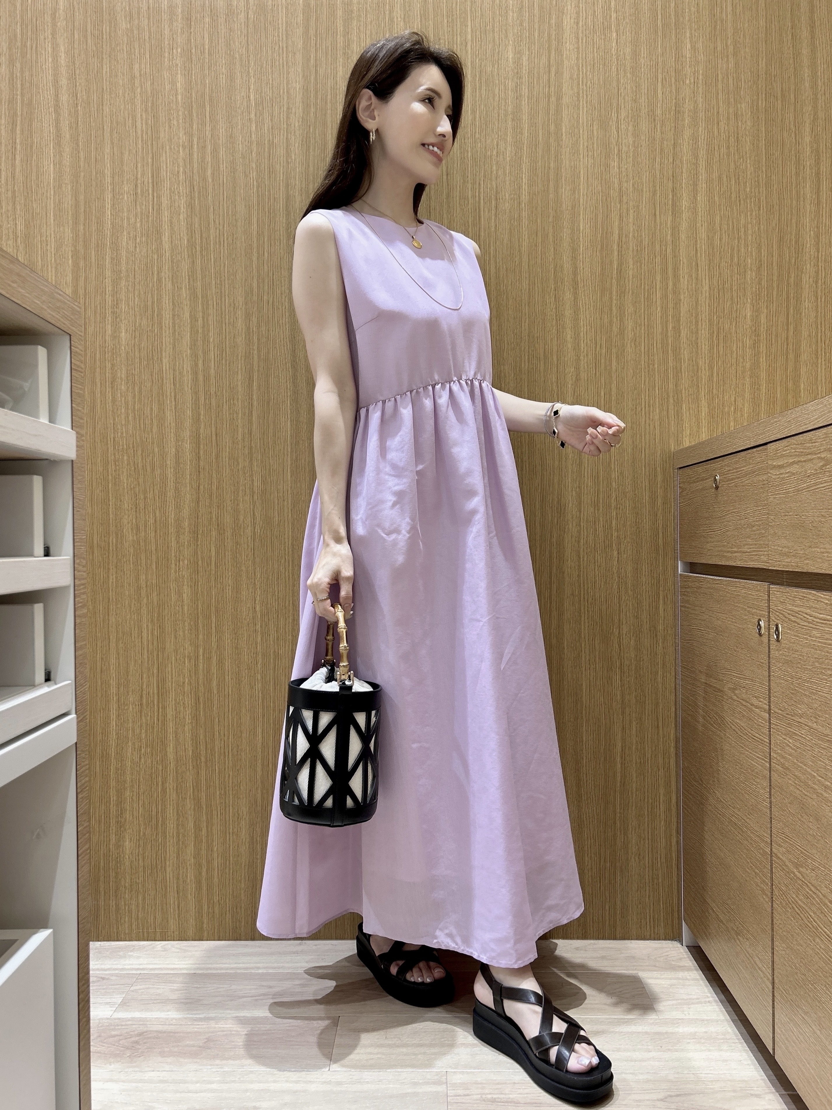 maiさんの「OPAQUE.CLIP｜【接触冷感】麻混シアーノースリーブワンピース《洗濯機OK》」を使ったコーディネート