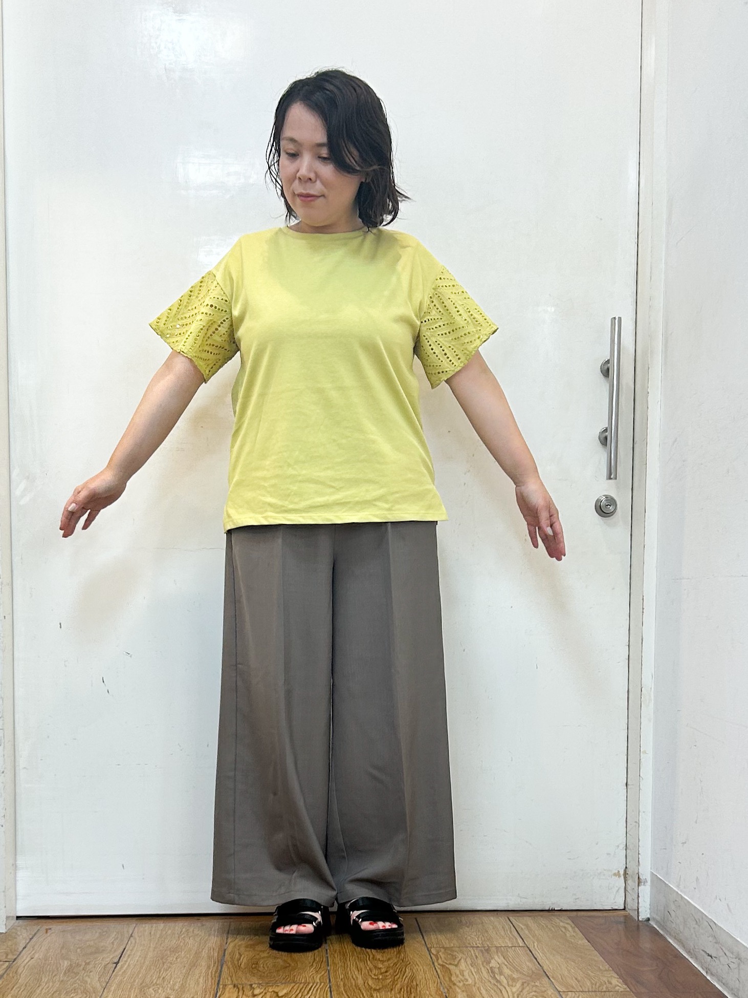 haruさんの「SHOO･LA･RUE｜【さらり快適/洗濯機可/S-LL】シアーラメカーディガン」を使ったコーディネート
