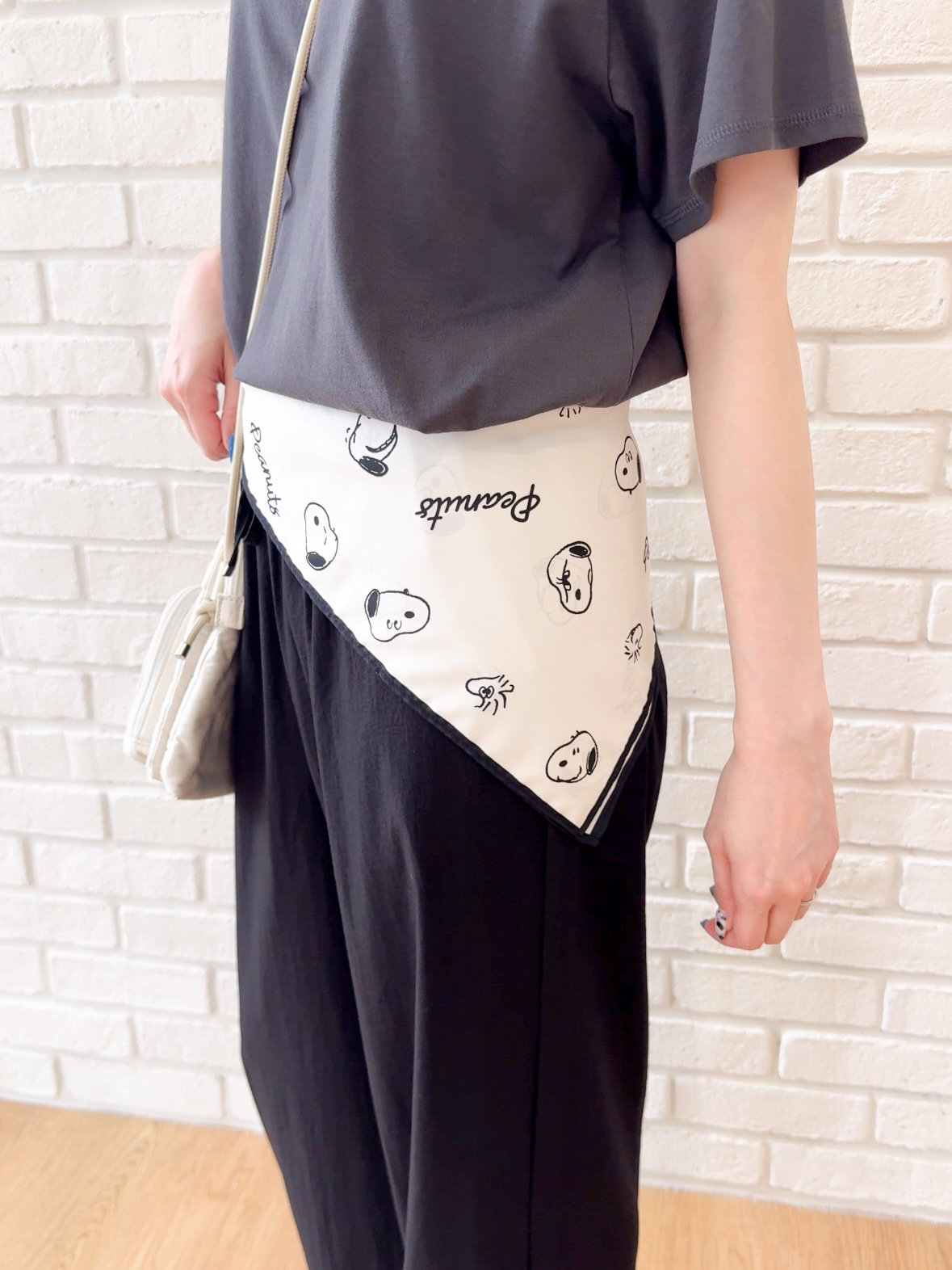 𝐜𝐡𝐢𝐤𝐚さんの「SHOO･LA･RUE｜【PEANUTS】ひんやりプリントTシャツ」を使ったコーディネート