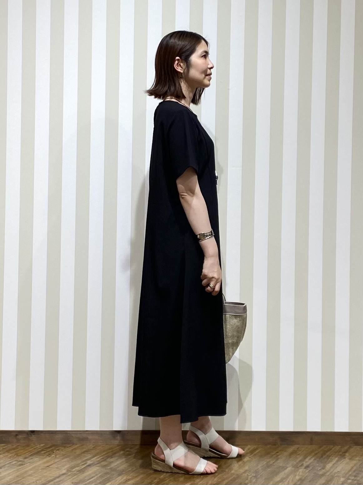 SAOさんの「SHOO･LA･RUE｜【S-LL/洗濯機可/セットアップ可】軽凛(かろりん) ひんやり切替ワンピース」を使ったコーディネート