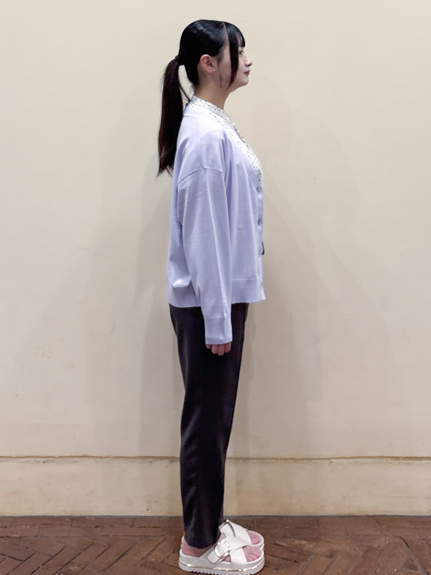 shiuさんの「OPAQUE.CLIP｜【UV／接触冷感】Vネックリラクシーニットカーディガン《洗濯機OK／抗ピル》」を使ったコーディネート