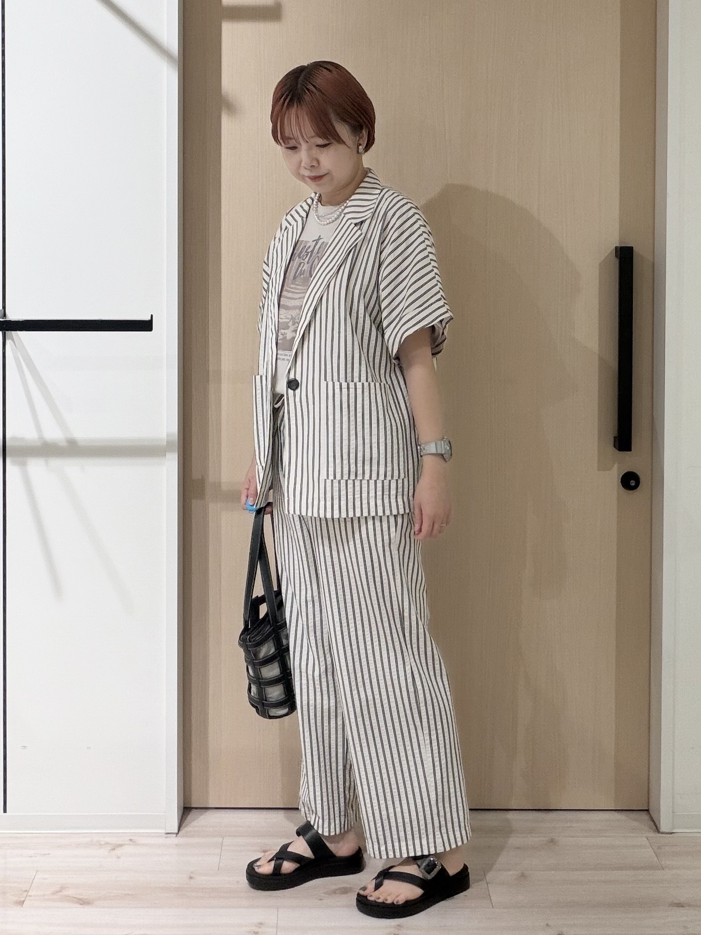 ひらしーさんの「SHOO･LA･RUE｜【ひんやり/吸水速乾/セットアップ可】羽織るだけで主役になる サッカーストライプシャツジャケット」を使ったコーディネート