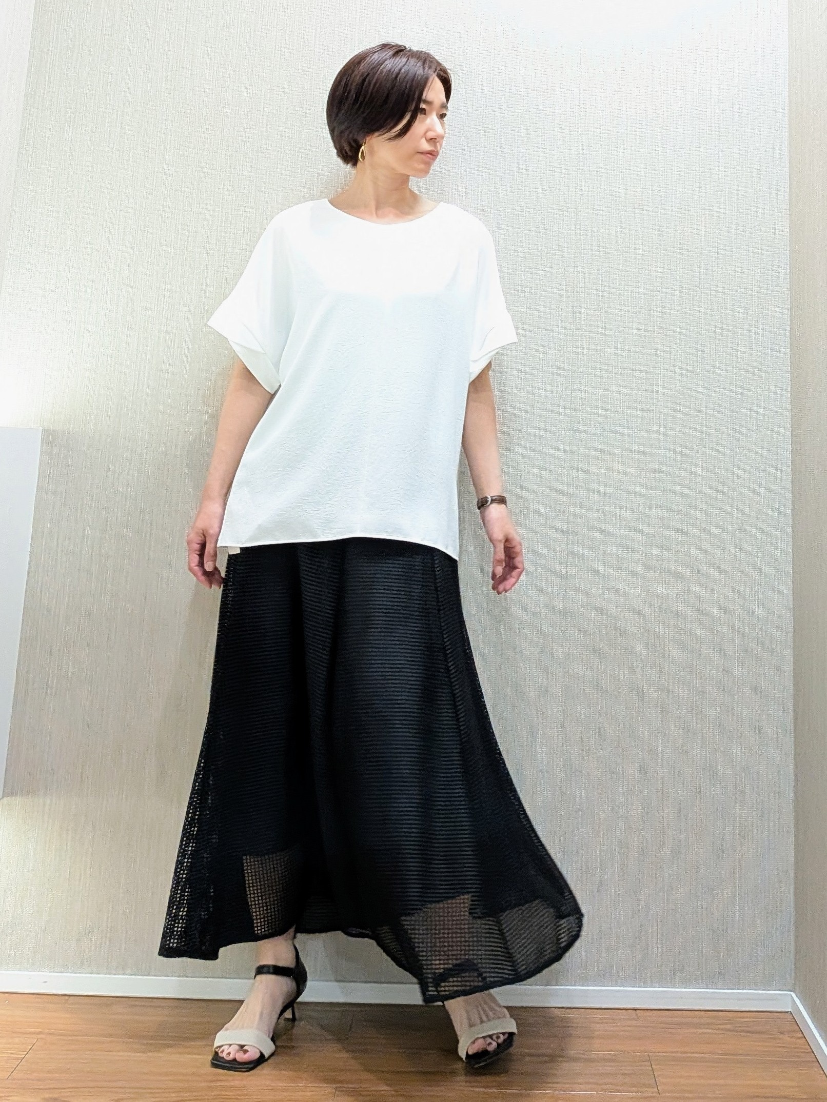 ミズタさんの「UNTITLED｜【前後2WAY/はっ水/セットアップ可】リラクシーフレンチスリーブブラウス」を使ったコーディネート