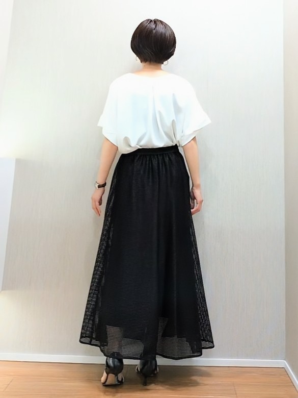 ミズタさんの「UNTITLED｜【前後2WAY/はっ水/セットアップ可】リラクシーフレンチスリーブブラウス」を使ったコーディネート