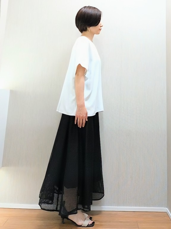 ミズタさんの「UNTITLED｜【前後2WAY/はっ水/セットアップ可】リラクシーフレンチスリーブブラウス」を使ったコーディネート