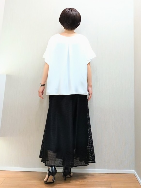 ミズタさんの「UNTITLED｜【前後2WAY/はっ水/セットアップ可】リラクシーフレンチスリーブブラウス」を使ったコーディネート
