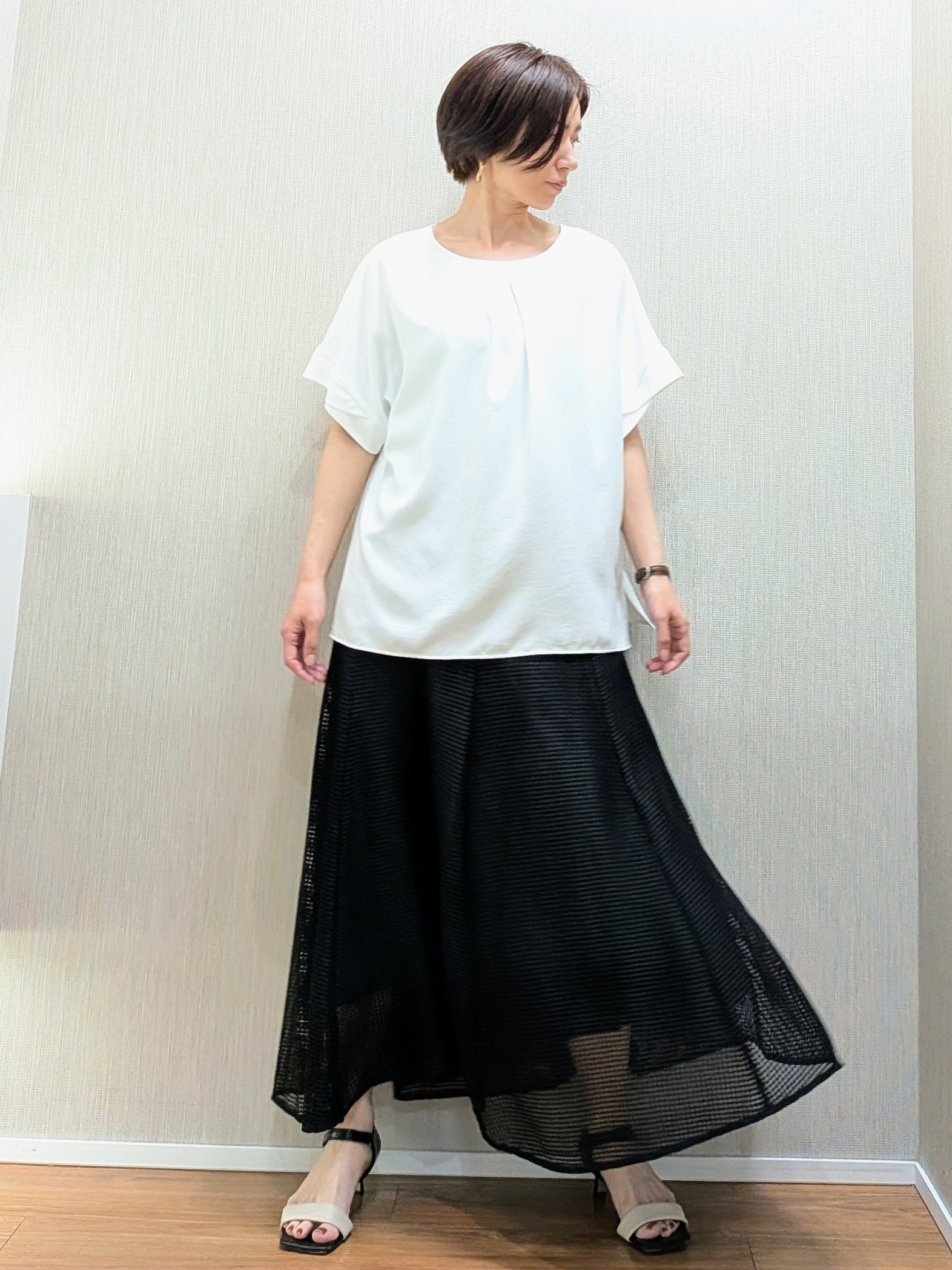 ミズタさんの「UNTITLED｜【前後2WAY/はっ水/セットアップ可】リラクシーフレンチスリーブブラウス」を使ったコーディネート