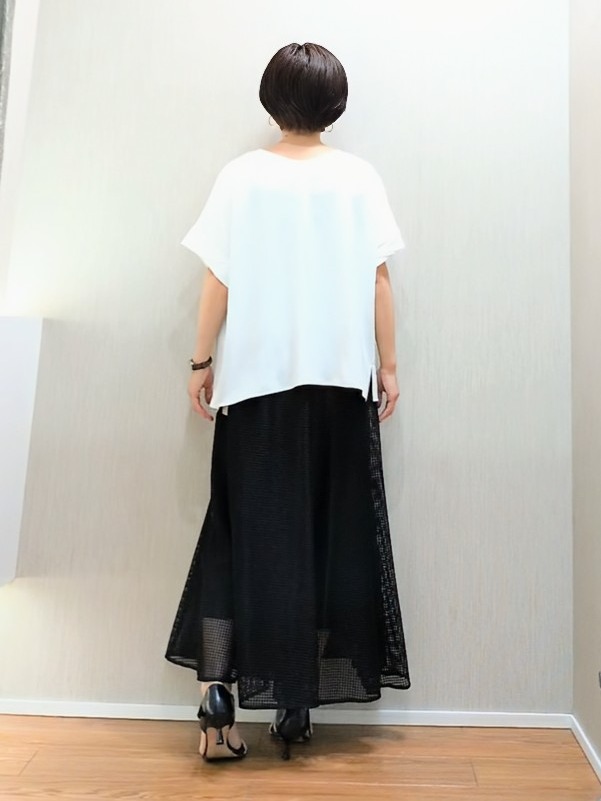ミズタさんの「UNTITLED｜【前後2WAY/はっ水/セットアップ可】リラクシーフレンチスリーブブラウス」を使ったコーディネート