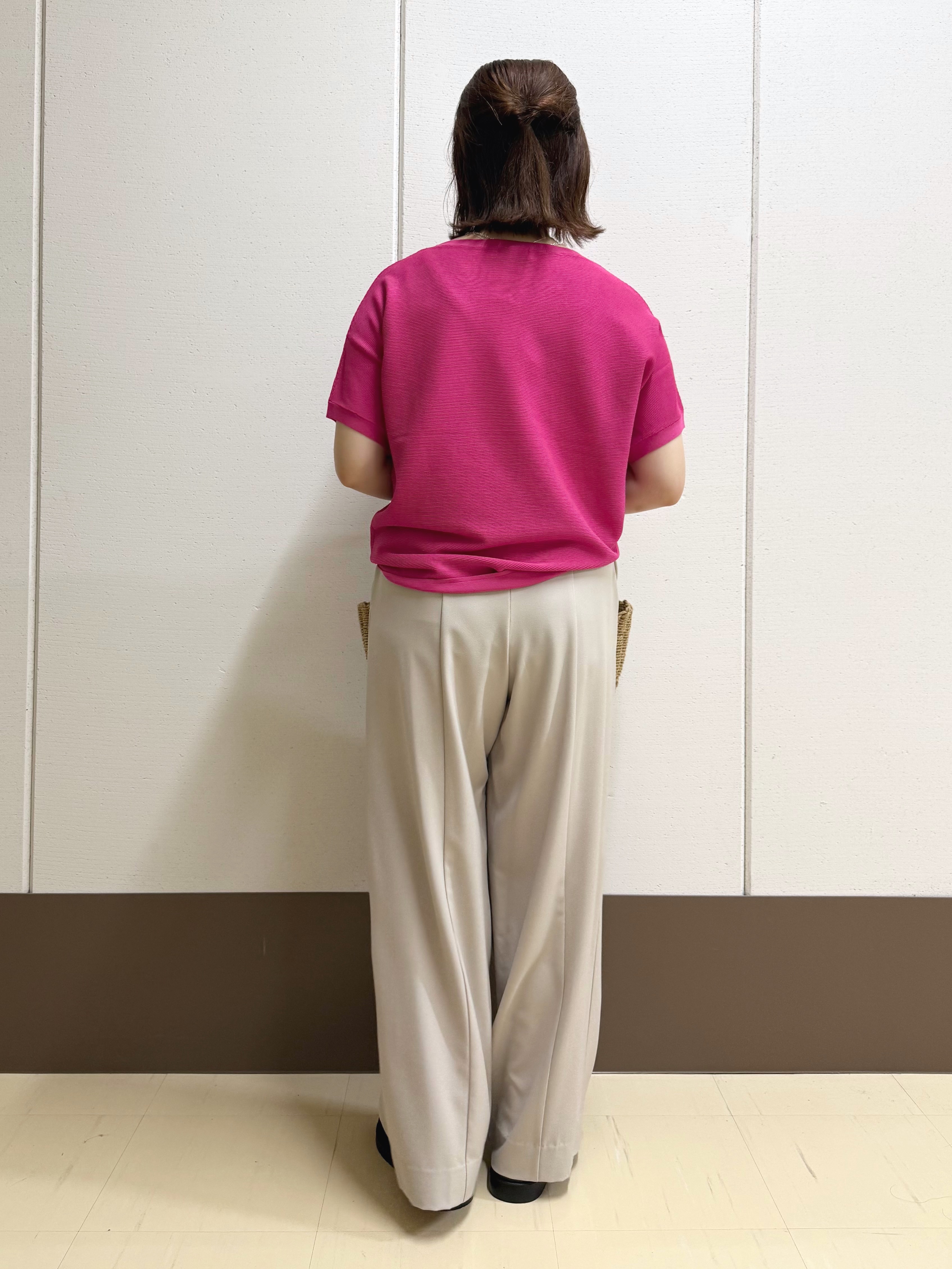 Rikoさんの「INDIVI｜【洗える】ガーター編みVネックニットT」を使ったコーディネート