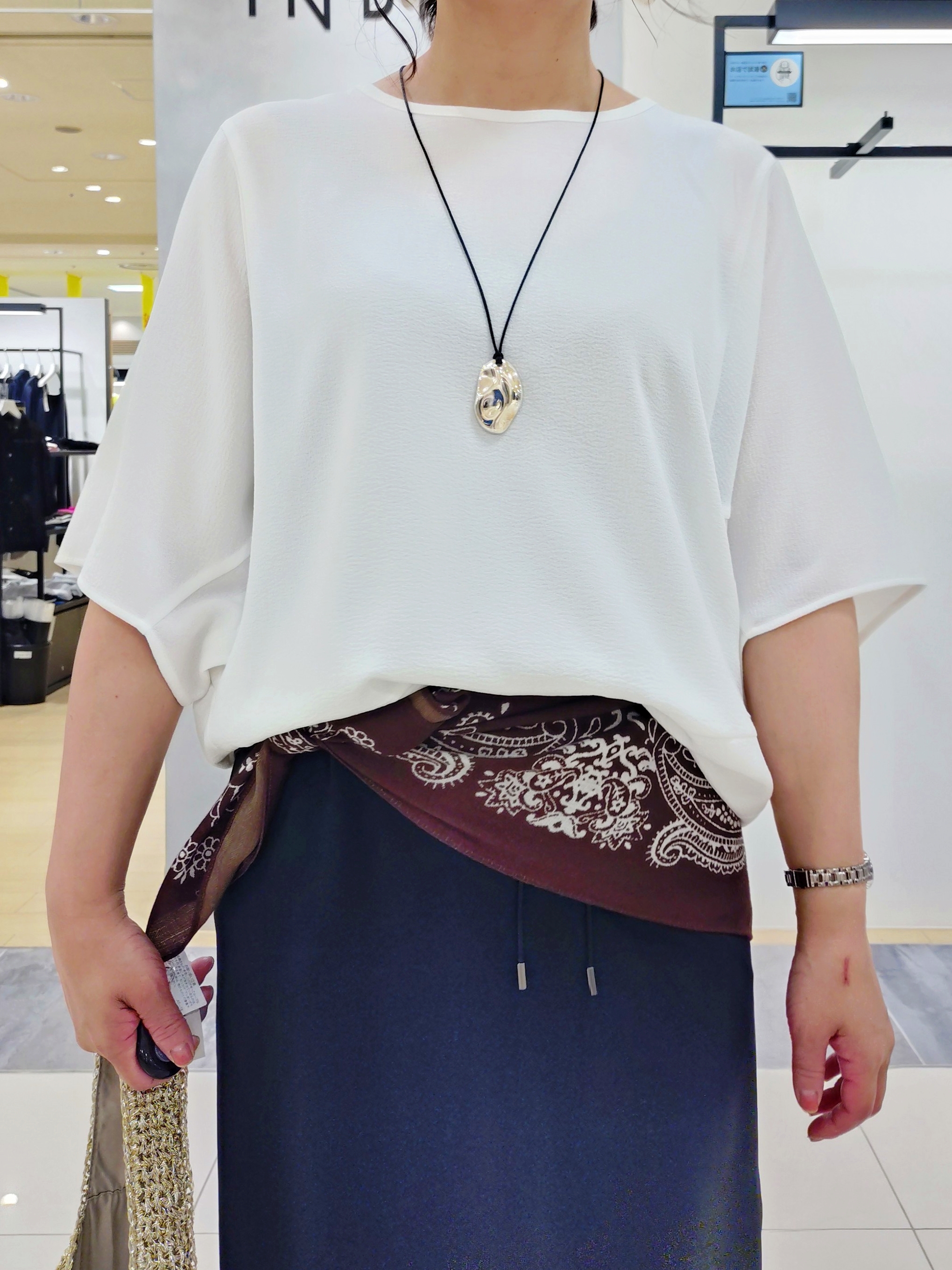 TOMOMIさんの「INDIVI｜【着る日傘】Iラインドロストスカート」を使ったコーディネート