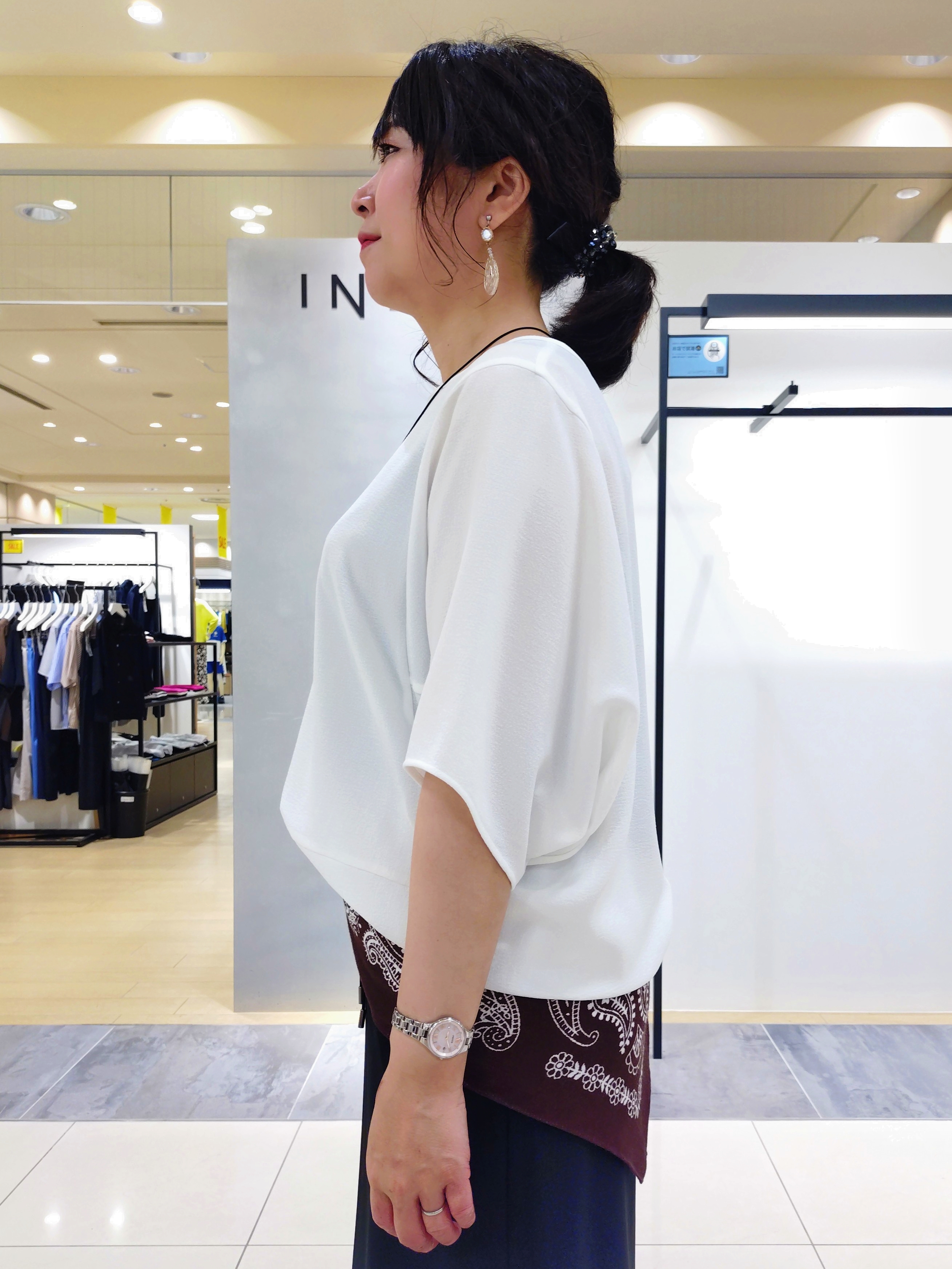 TOMOMIさんの「INDIVI｜【着る日傘】Iラインドロストスカート」を使ったコーディネート