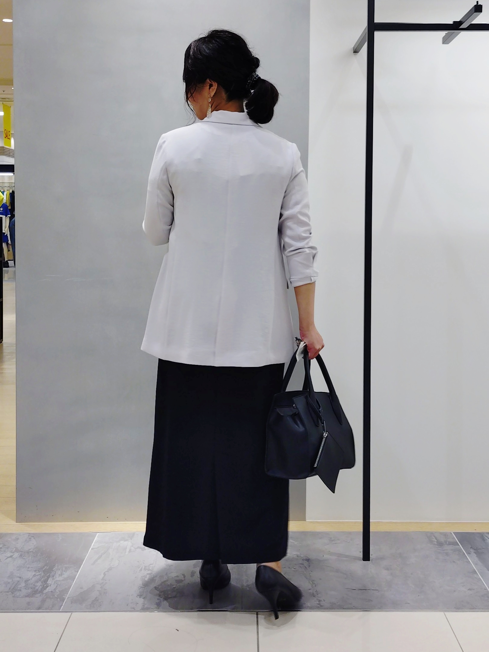 TOMOMIさんの「INDIVI｜【清涼感／UVケア／接触冷感】Vネックストライプブラウス」を使ったコーディネート