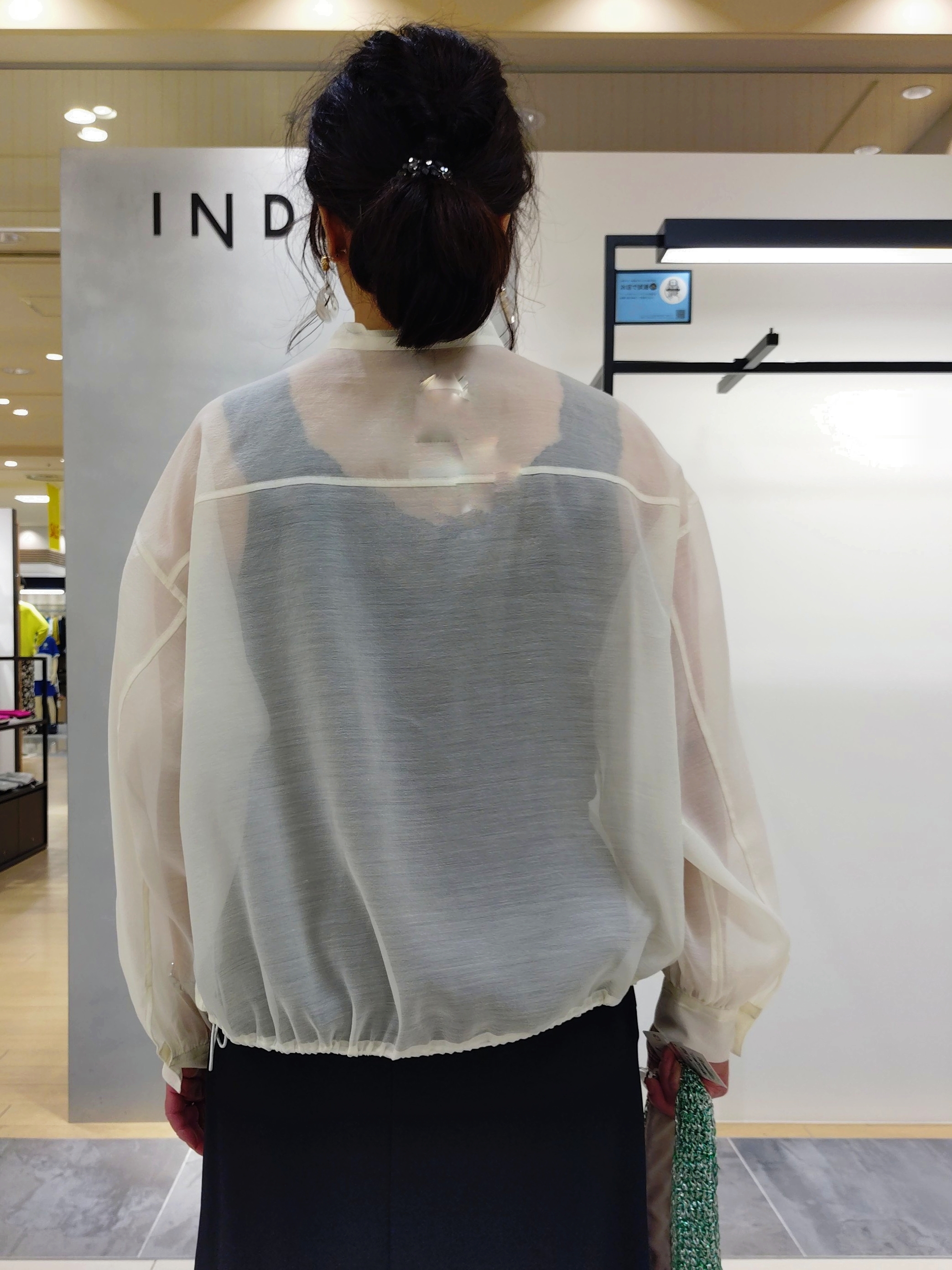 TOMOMIさんの「INDIVI｜【着る日傘】Iラインドロストスカート」を使ったコーディネート