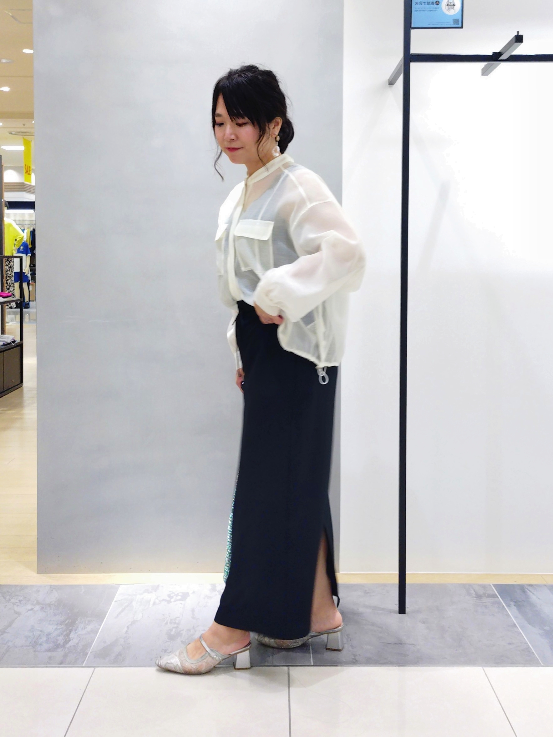 TOMOMIさんの「INDIVI｜【着る日傘】Iラインドロストスカート」を使ったコーディネート
