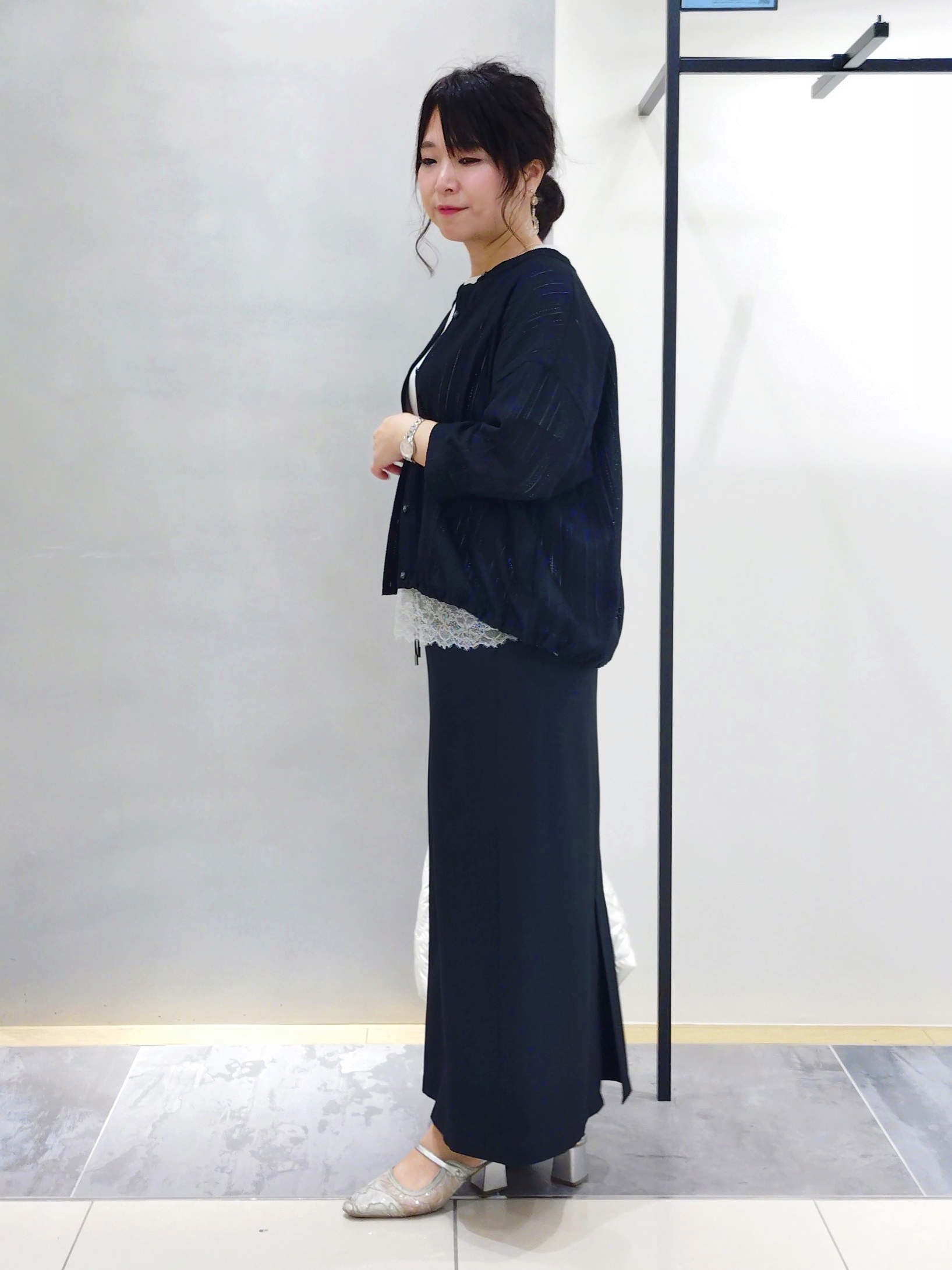 TOMOMIさんの「INDIVI｜【新色登場！超軽量】2WAYドロストショルダーバッグ」を使ったコーディネート