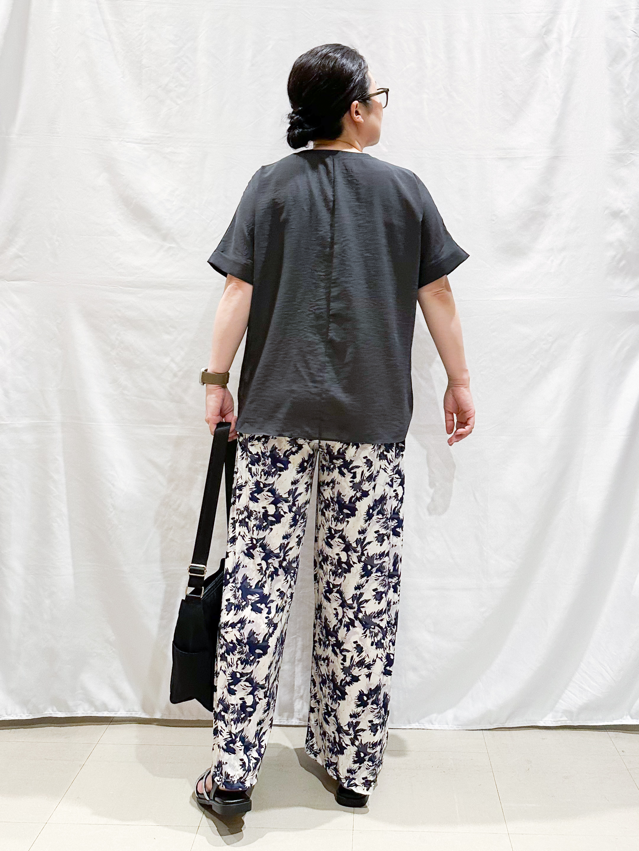 umeさんの「SHOO･LA･RUE｜【洗濯機可/選べる6色】ナチュラルな風合いが魅力 ゆったり楊柳シアードルマンブラウス」を使ったコーディネート