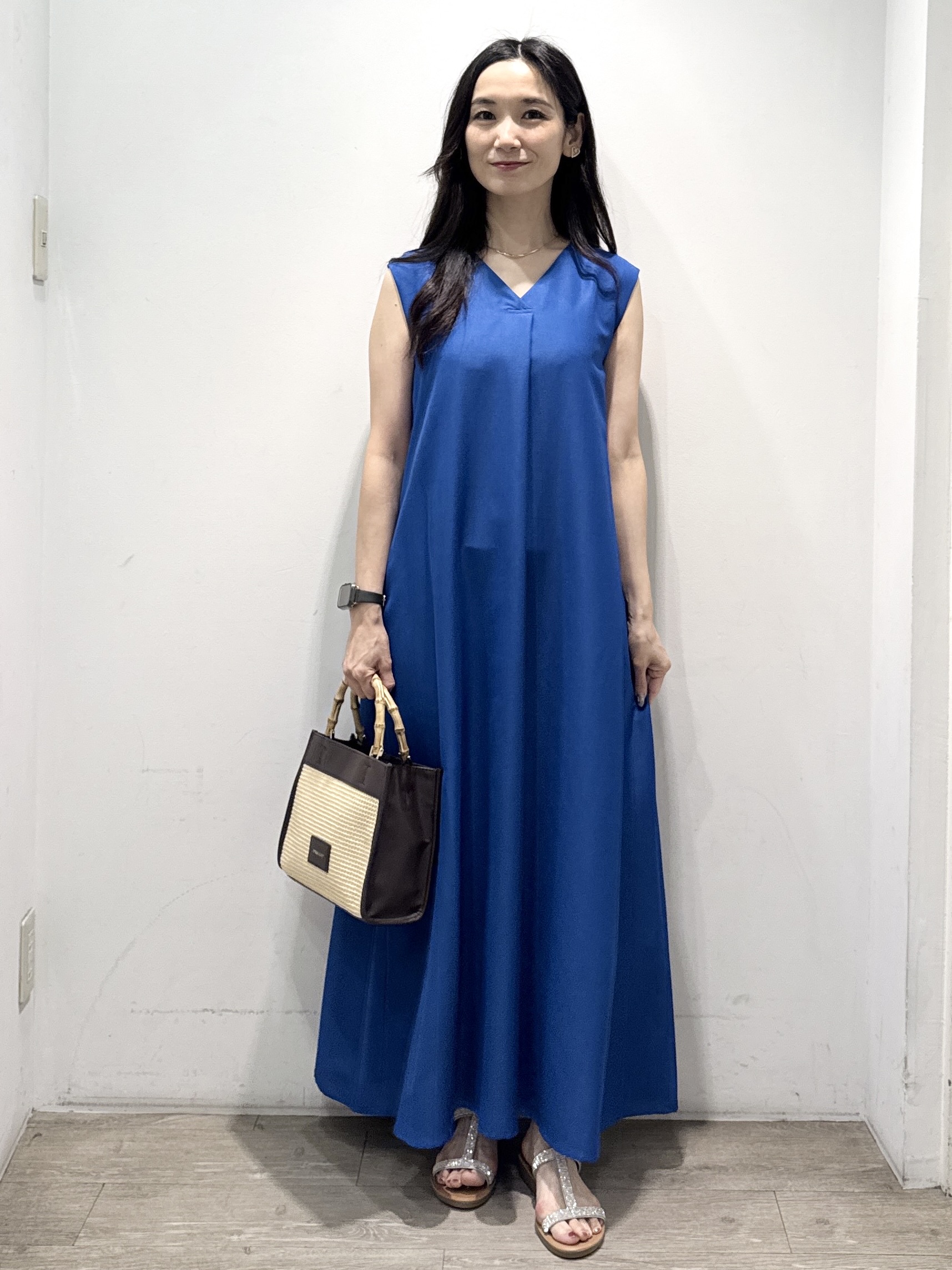 yuicciさんの「OPAQUE.CLIP｜【接触冷感】麻混シアーVネックフレアワンピース《洗濯機OK》」を使ったコーディネート