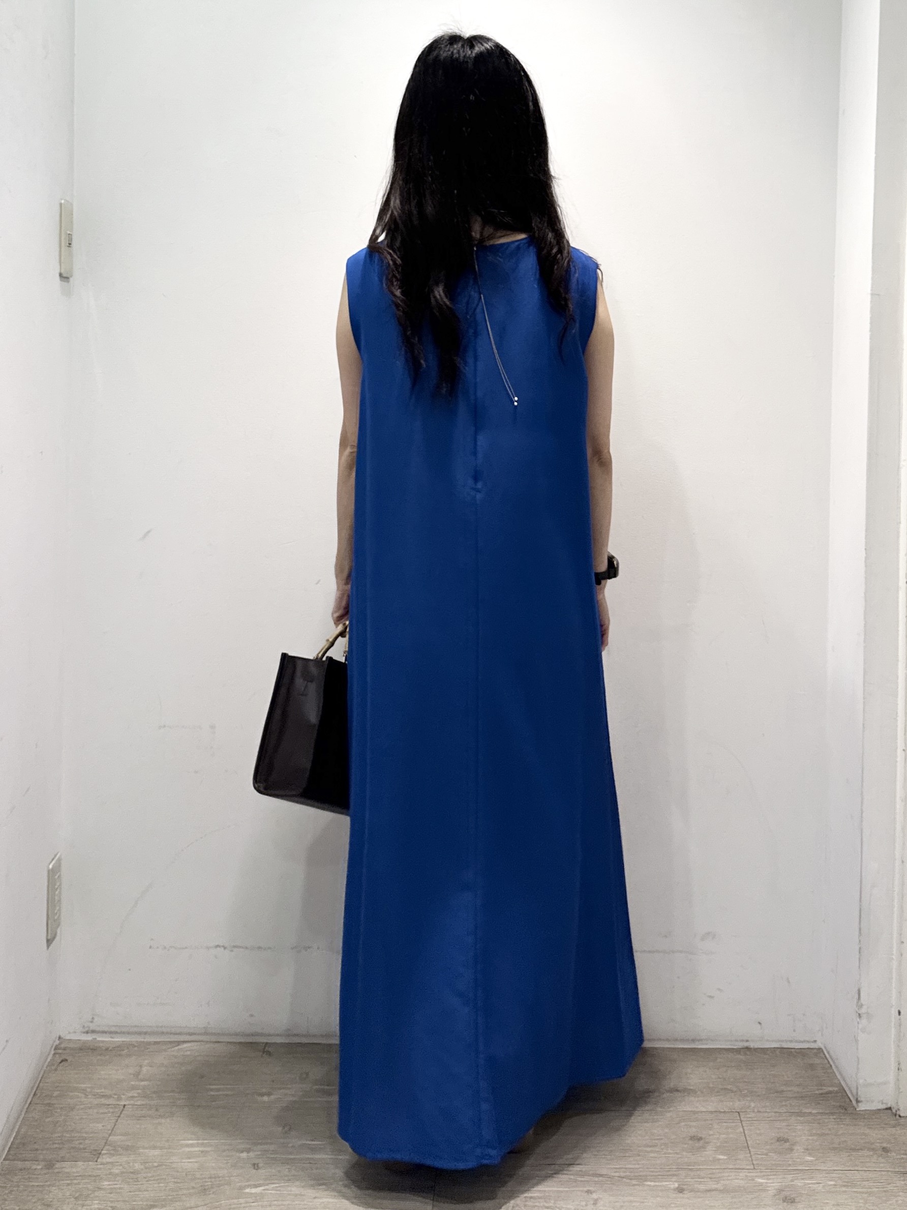 yuicciさんの「OPAQUE.CLIP｜【接触冷感】麻混シアーVネックフレアワンピース《洗濯機OK》」を使ったコーディネート