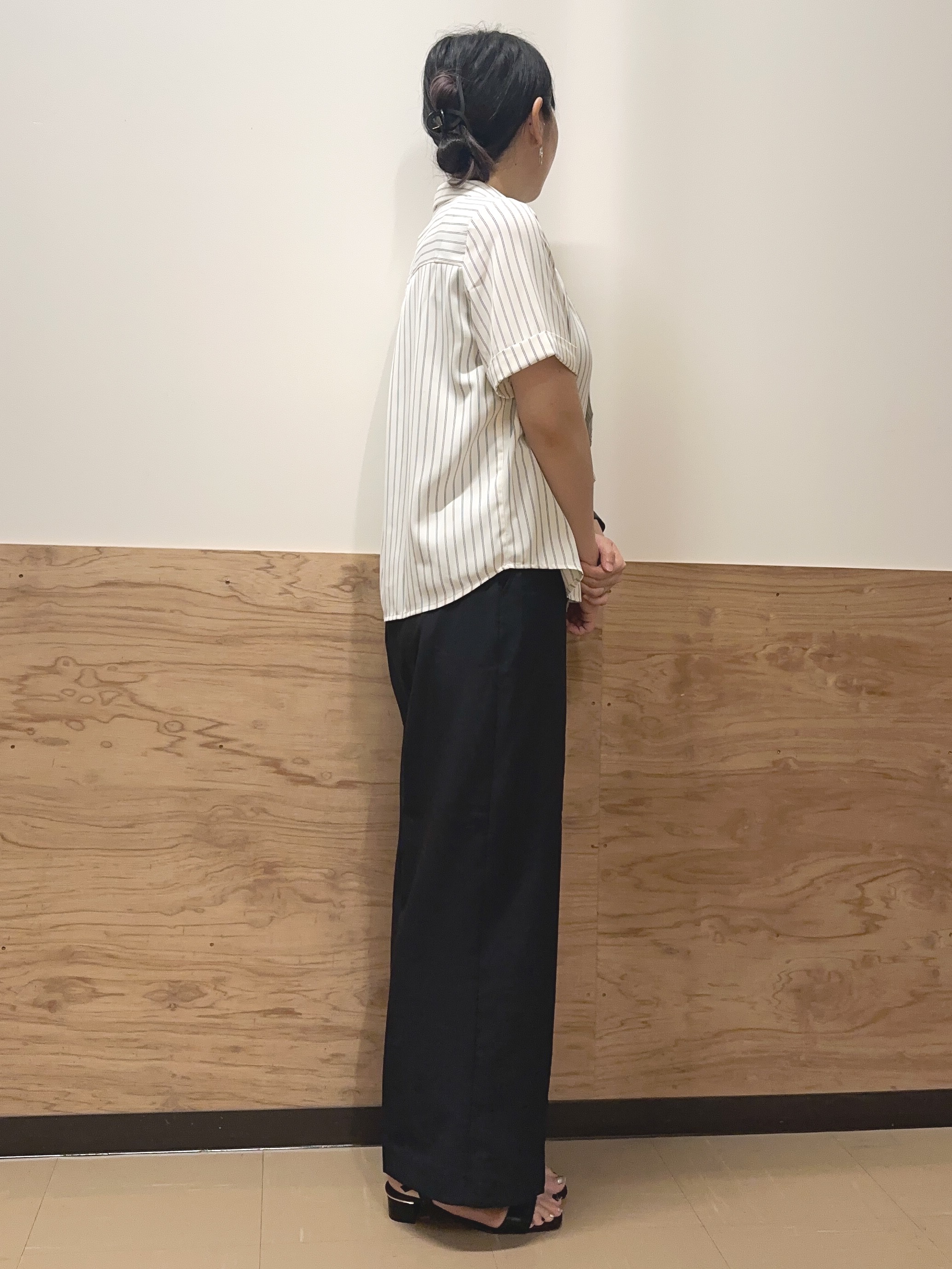 すーさんの「grove｜半袖になって再登場！【洗える】チャーム付きマルチWAYボウタイブラウス」を使ったコーディネート
