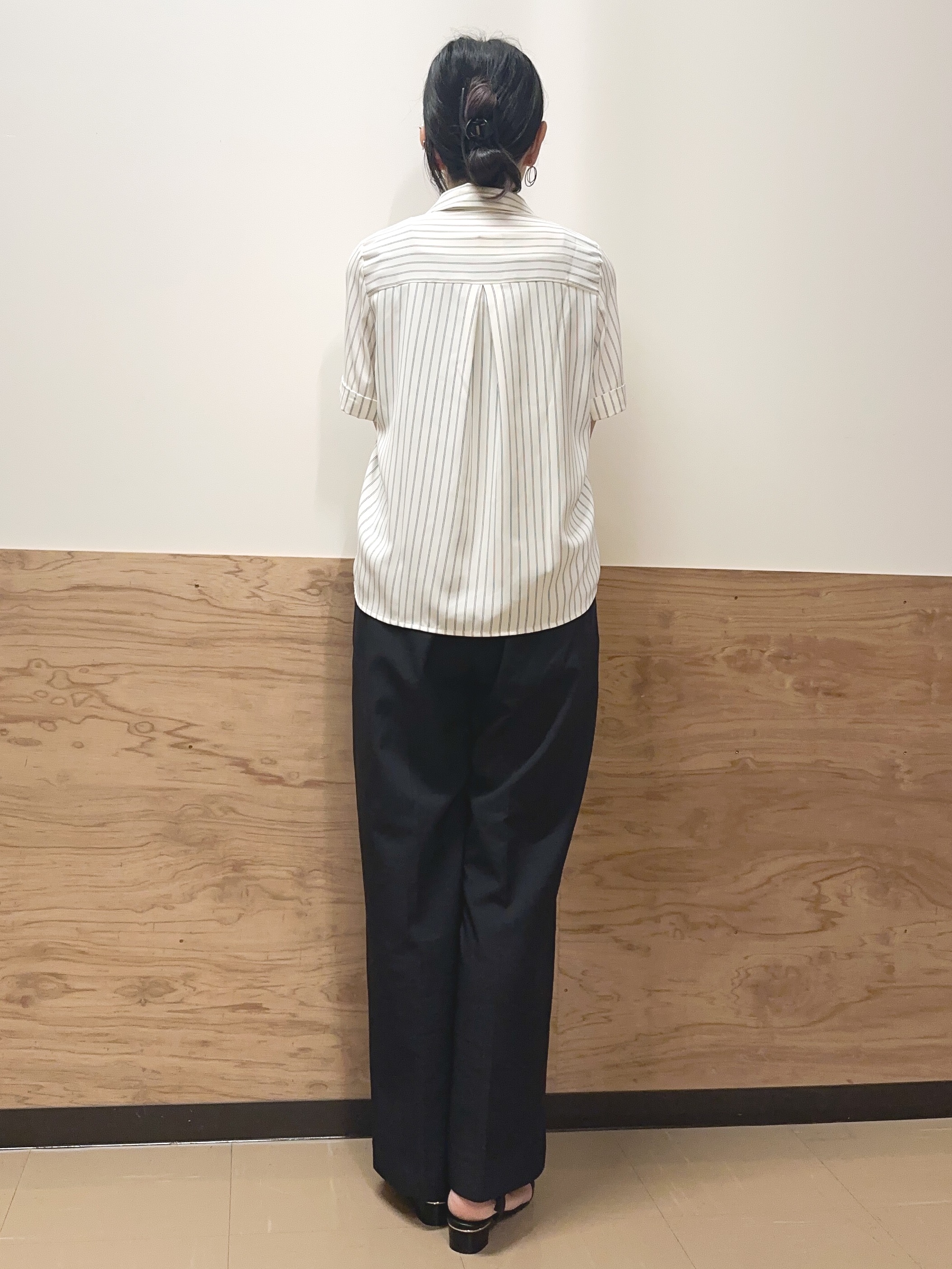 すーさんの「grove｜半袖になって再登場！【洗える】チャーム付きマルチWAYボウタイブラウス」を使ったコーディネート