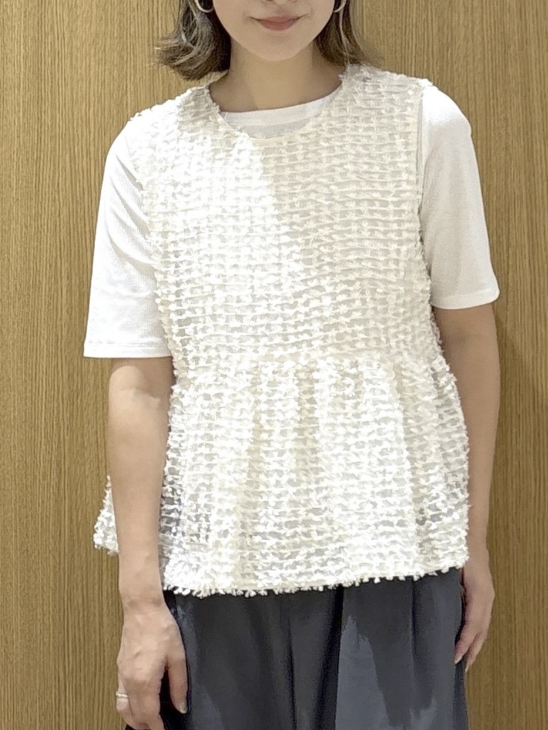 たけねぇさんの「OPAQUE.CLIP｜フリンジジャカード ペプラムブラウス【洗濯機OK】」を使ったコーディネート