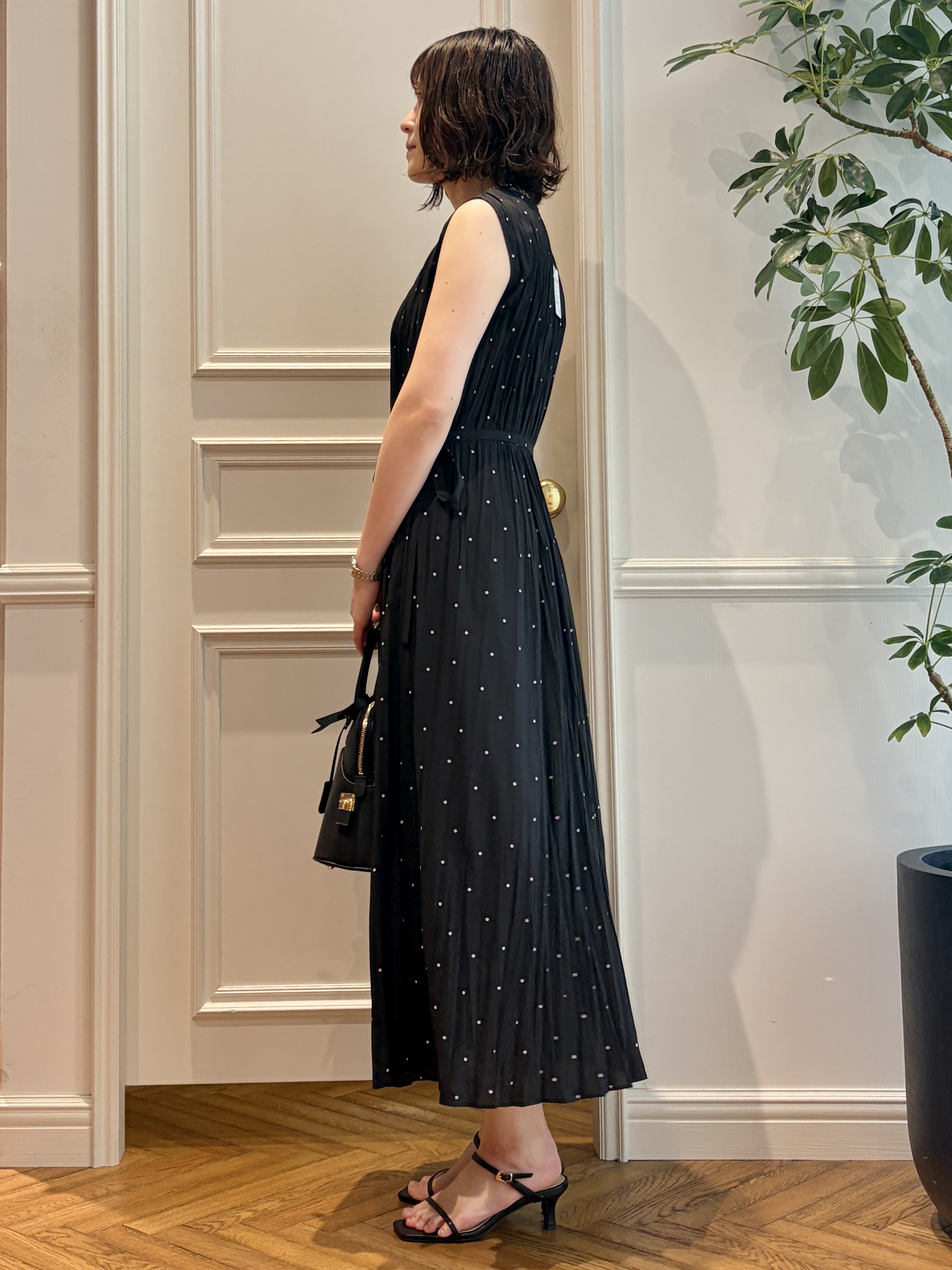 nakaoさんの「DRESSTERIOR｜◆mica della valle（ミカデラヴァッレ）Katia ハンドバッグ」を使ったコーディネート