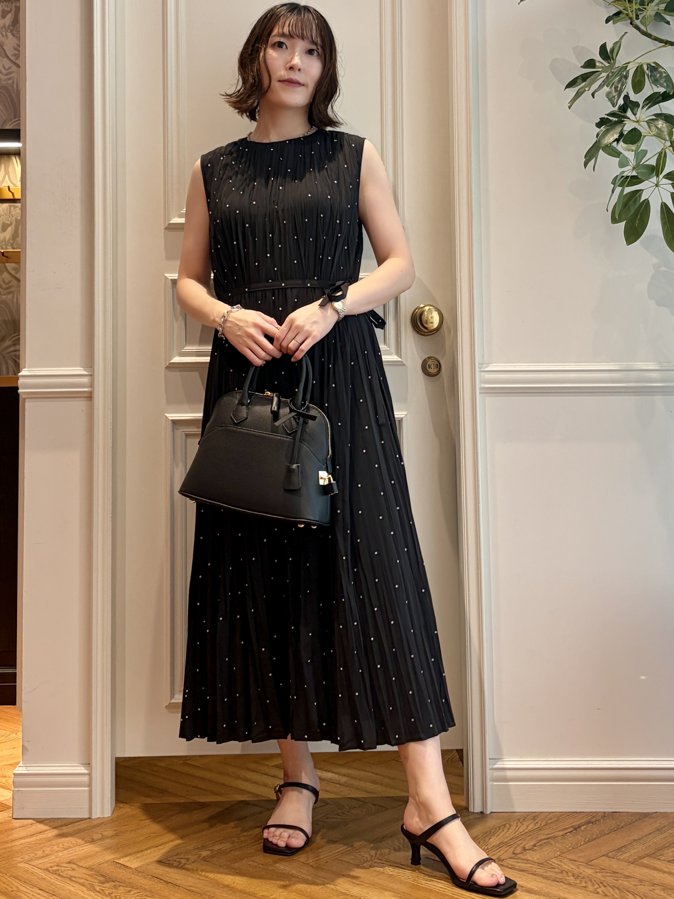 nakaoさんの「DRESSTERIOR｜◆mica della valle（ミカデラヴァッレ）Katia ハンドバッグ」を使ったコーディネート