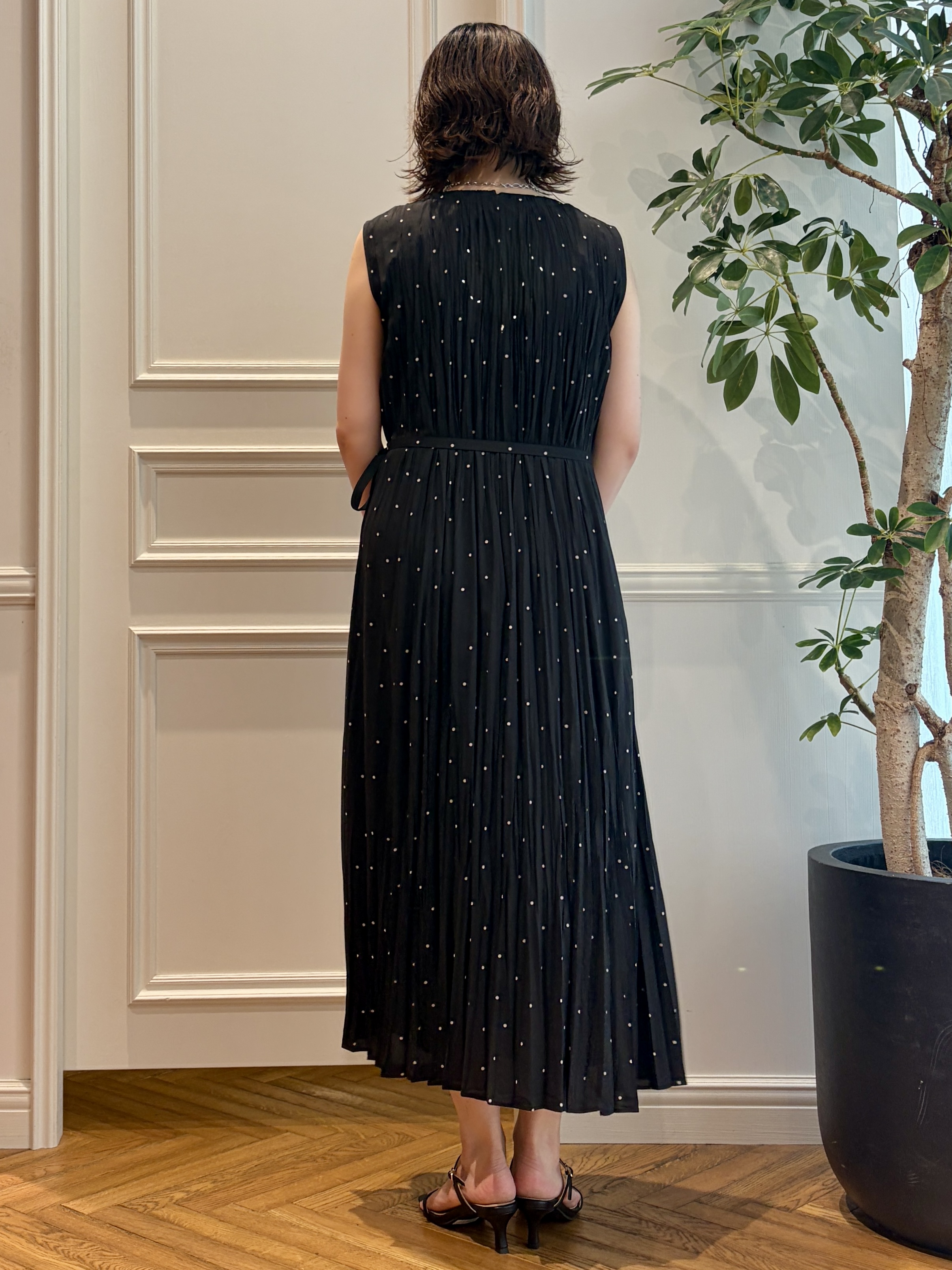 nakaoさんの「DRESSTERIOR｜◆mica della valle（ミカデラヴァッレ）Katia ハンドバッグ」を使ったコーディネート