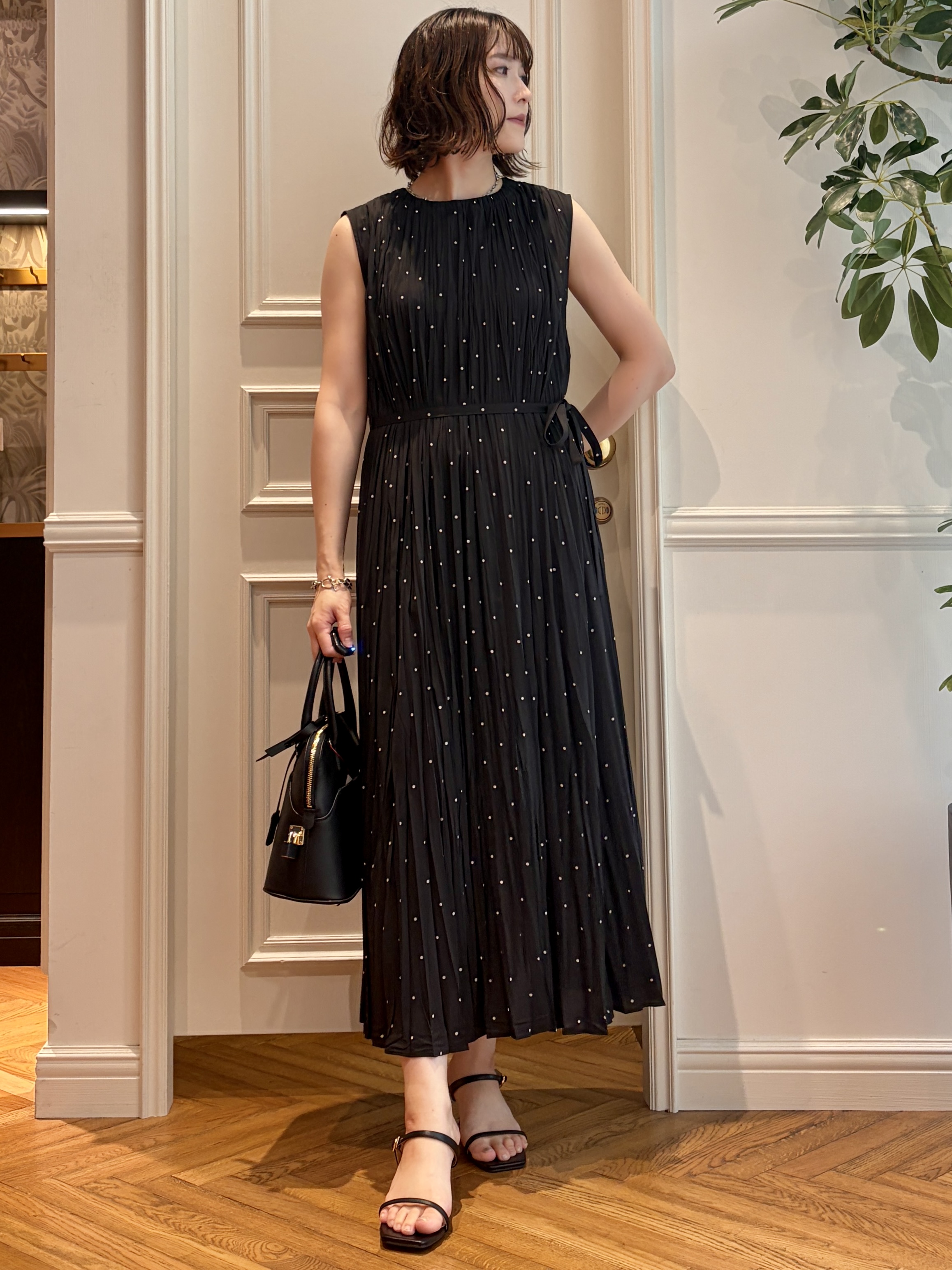 nakaoさんの「DRESSTERIOR｜◆mica della valle（ミカデラヴァッレ）Katia ハンドバッグ」を使ったコーディネート