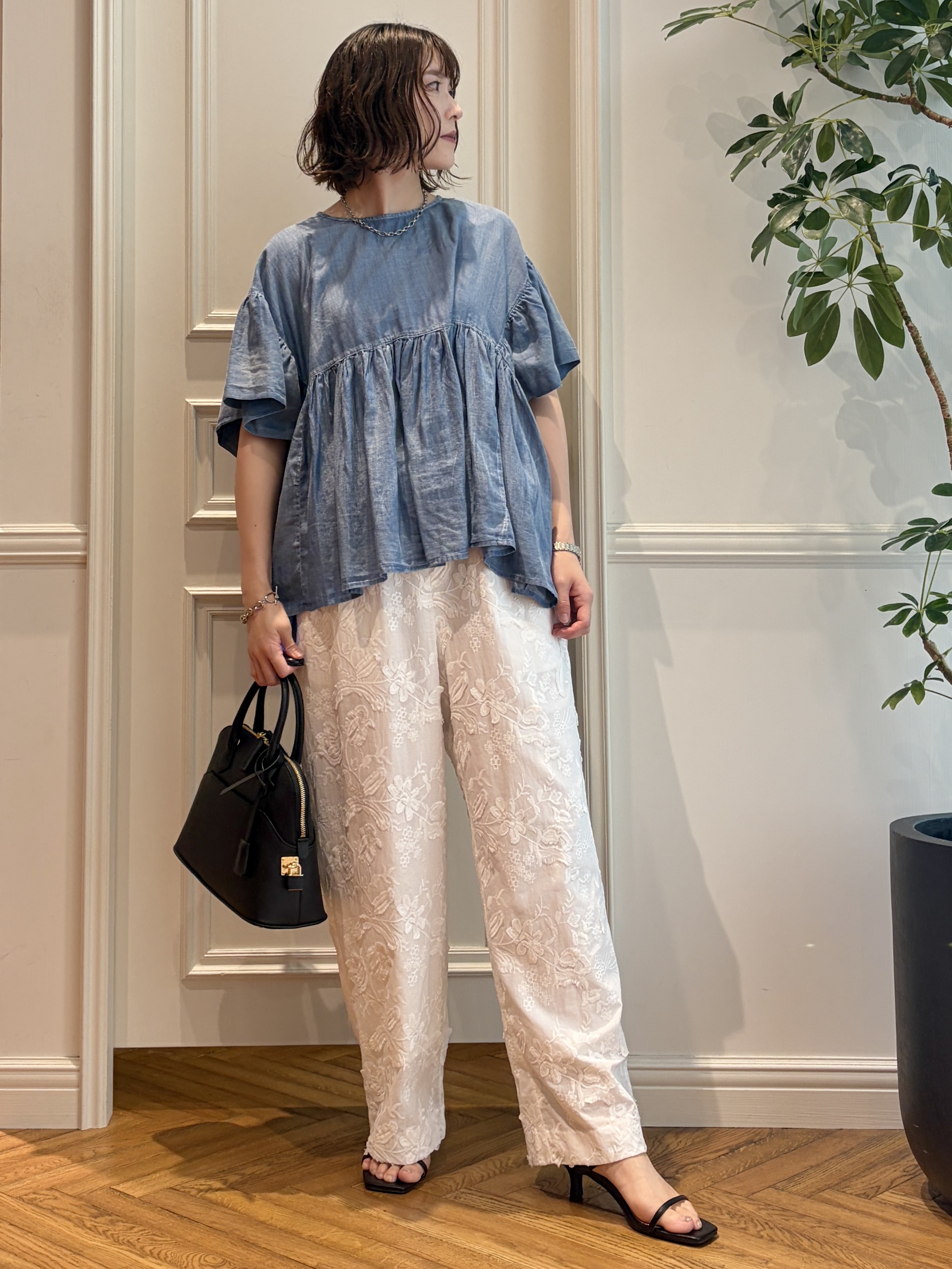 nakaoさんの「DRESSTERIOR｜◆mica della valle（ミカデラヴァッレ）Katia ハンドバッグ」を使ったコーディネート