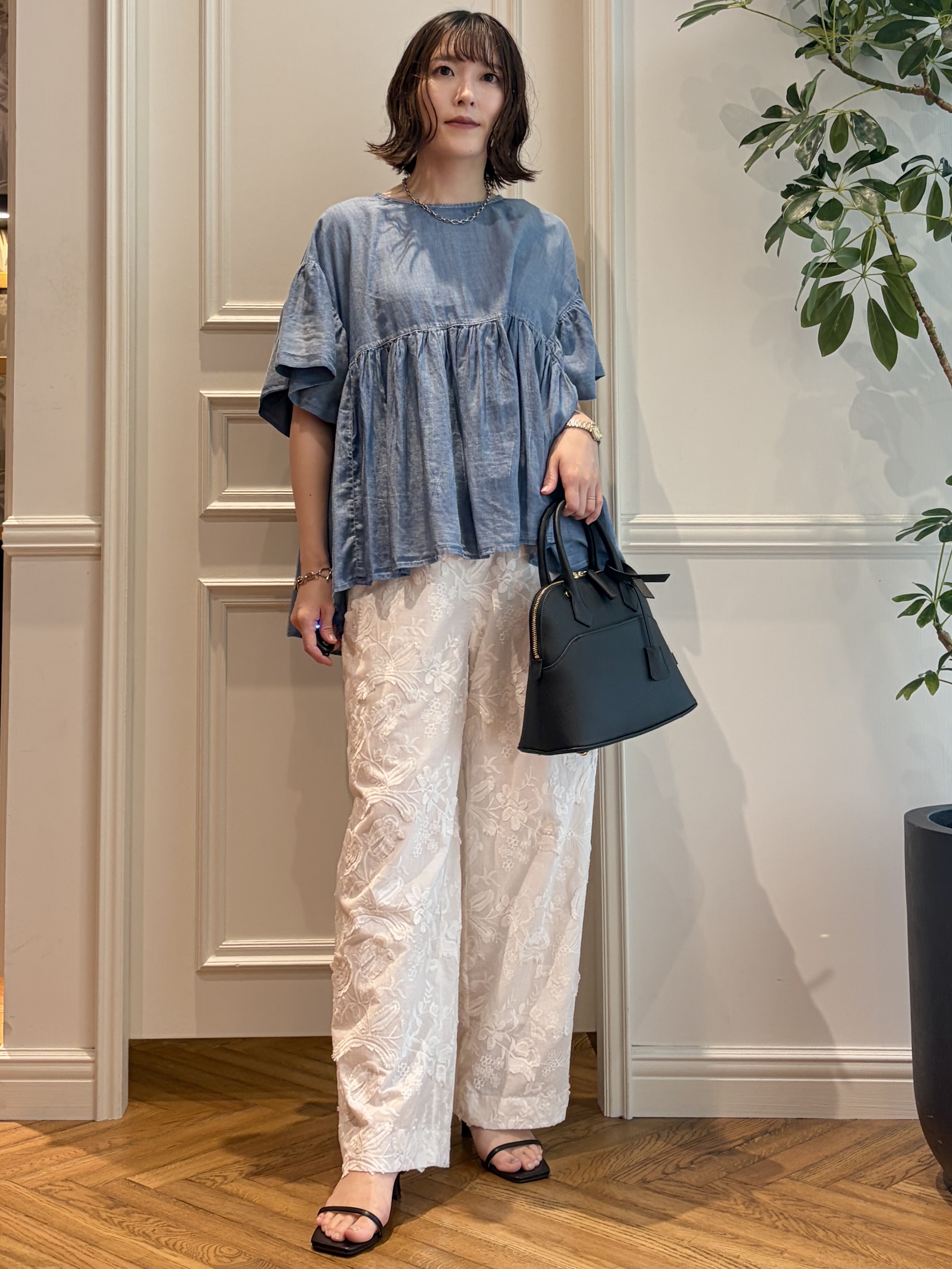 nakaoさんの「DRESSTERIOR｜◆mica della valle（ミカデラヴァッレ）Katia ハンドバッグ」を使ったコーディネート
