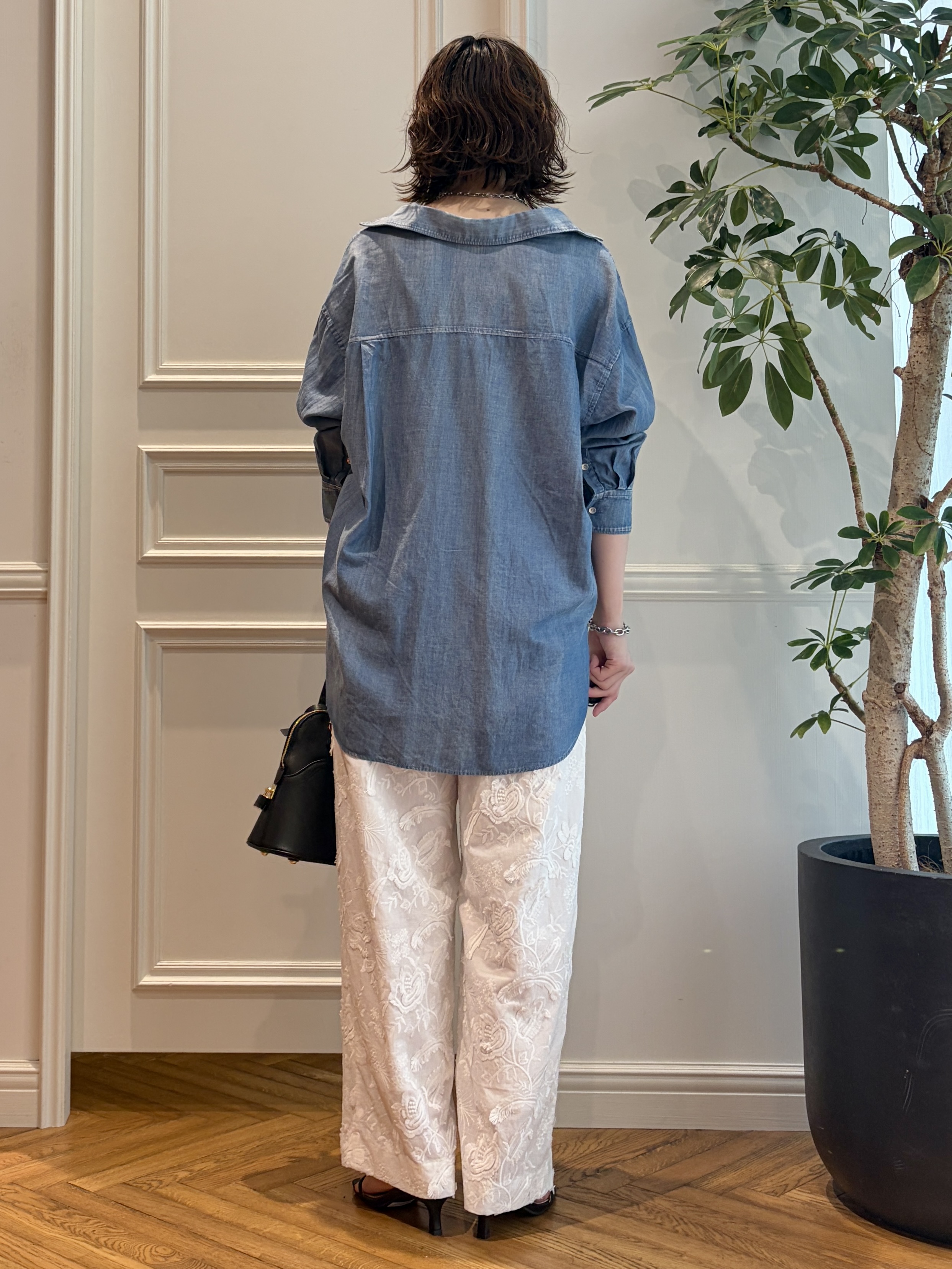 nakaoさんの「DRESSTERIOR｜◆mica della valle（ミカデラヴァッレ）Katia ハンドバッグ」を使ったコーディネート