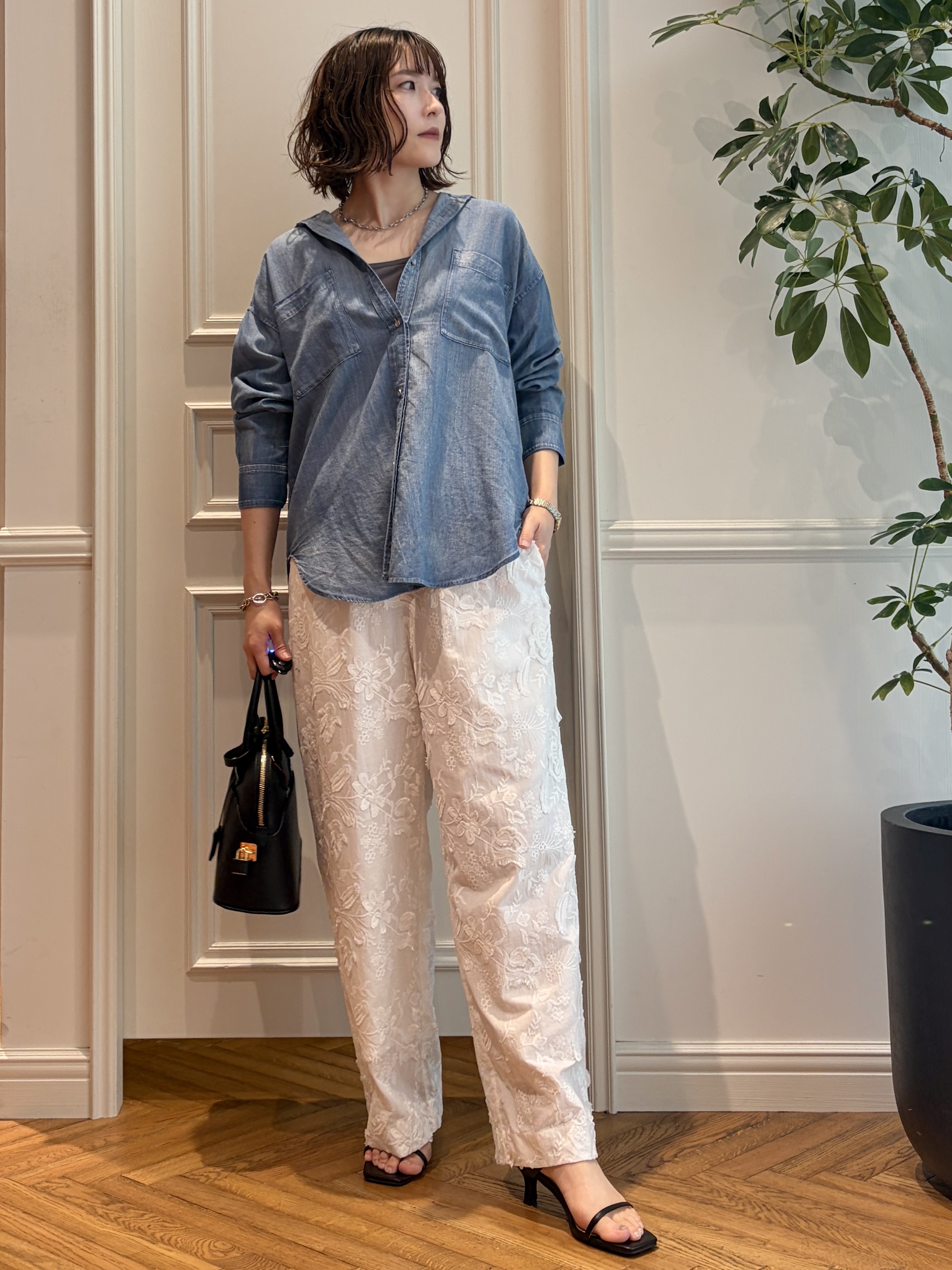 nakaoさんの「DRESSTERIOR｜◆mica della valle（ミカデラヴァッレ）Katia ハンドバッグ」を使ったコーディネート