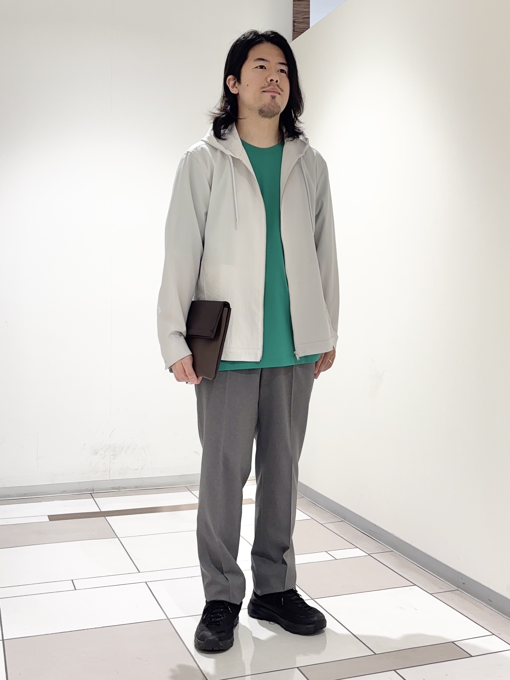 及川さんの「TAKEO KIKUCHI｜【撥水・洗える・シワになりにくい】 リランチェ（R） フードブルゾン」を使ったコーディネート