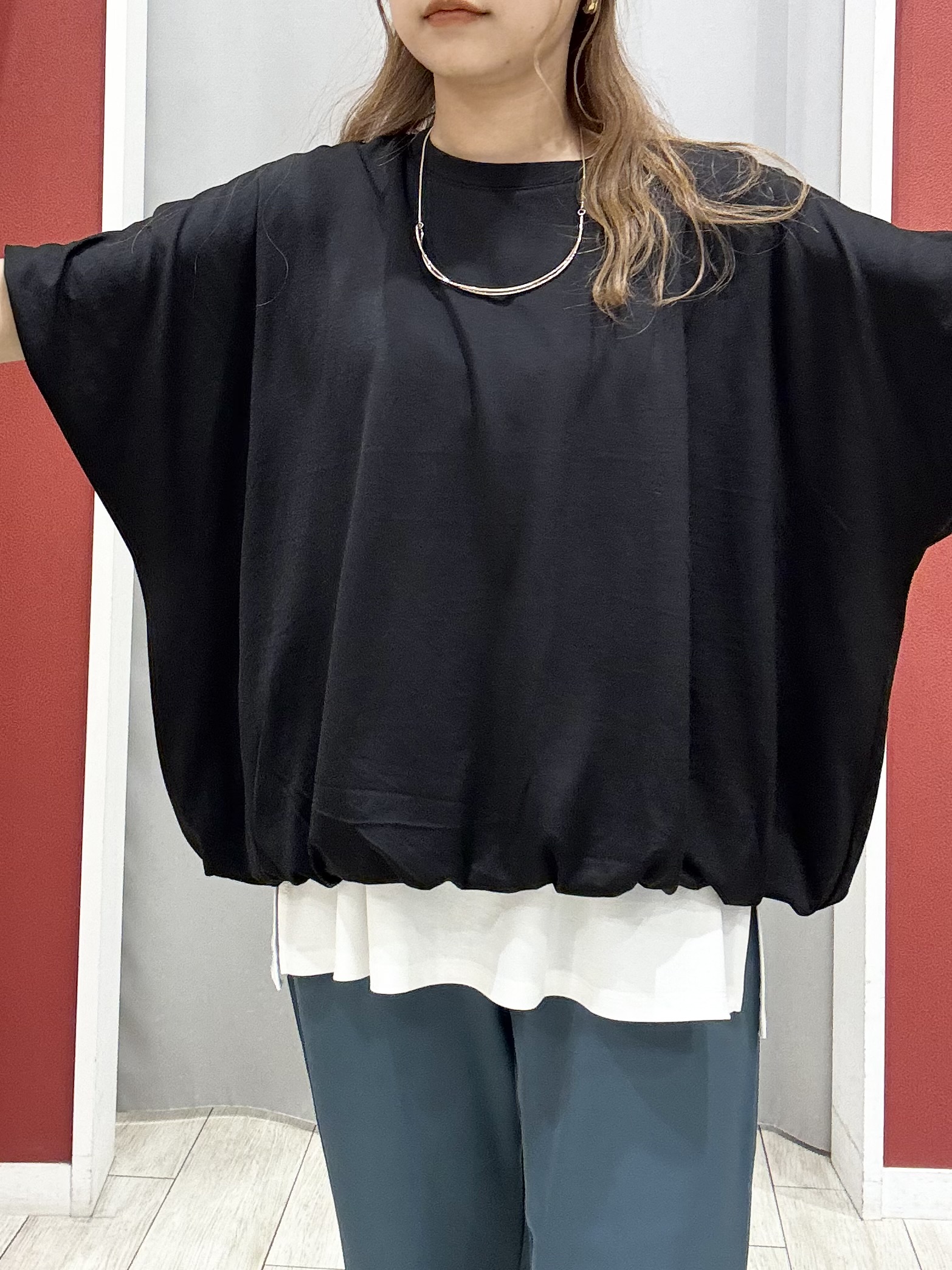 shioさんの「SHOO･LA･RUE｜【ひんやり/洗濯機可】インせず着られる バルーンデザインTシャツ」を使ったコーディネート