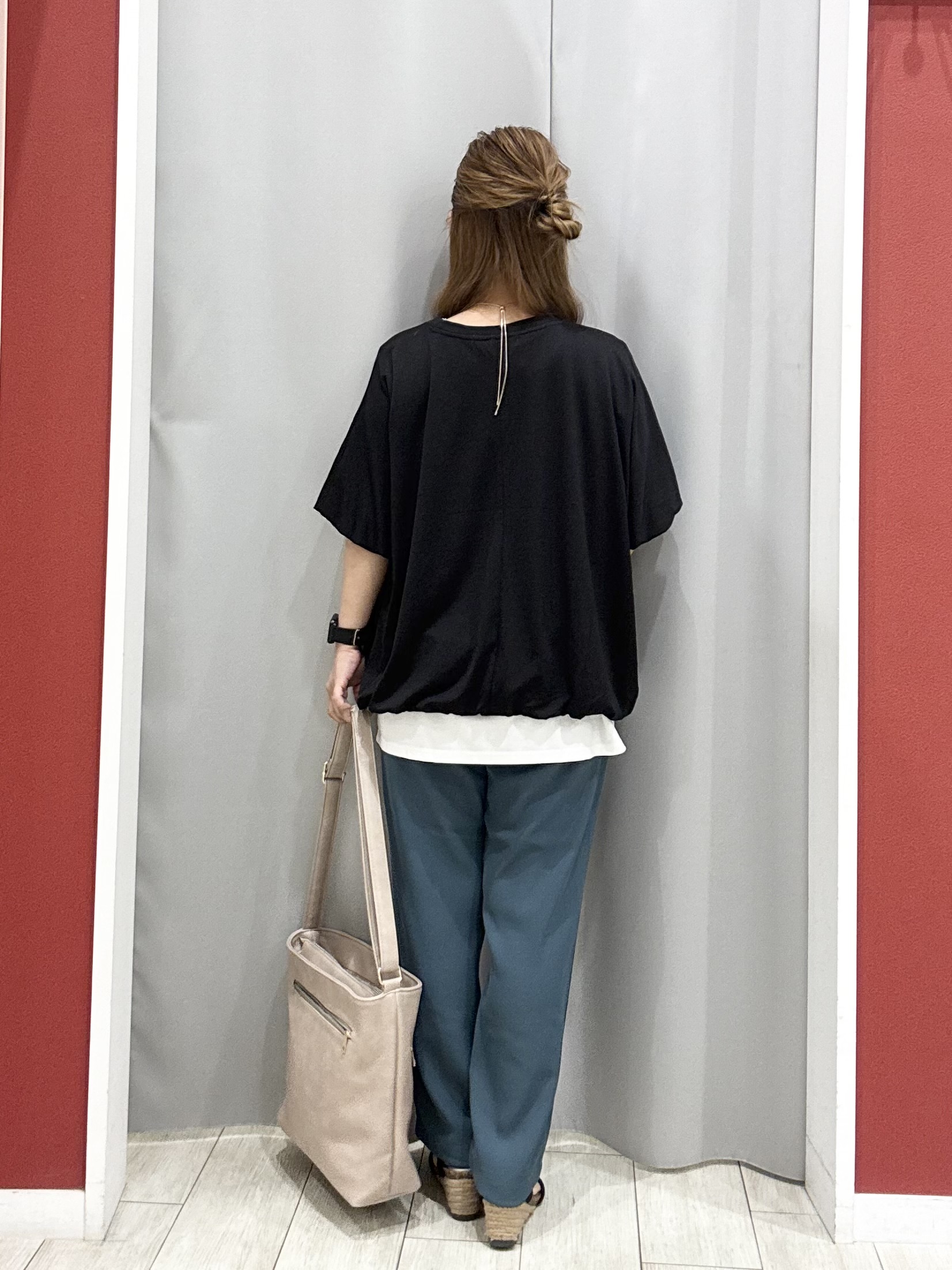 shioさんの「SHOO･LA･RUE｜【ひんやり/洗濯機可】インせず着られる バルーンデザインTシャツ」を使ったコーディネート