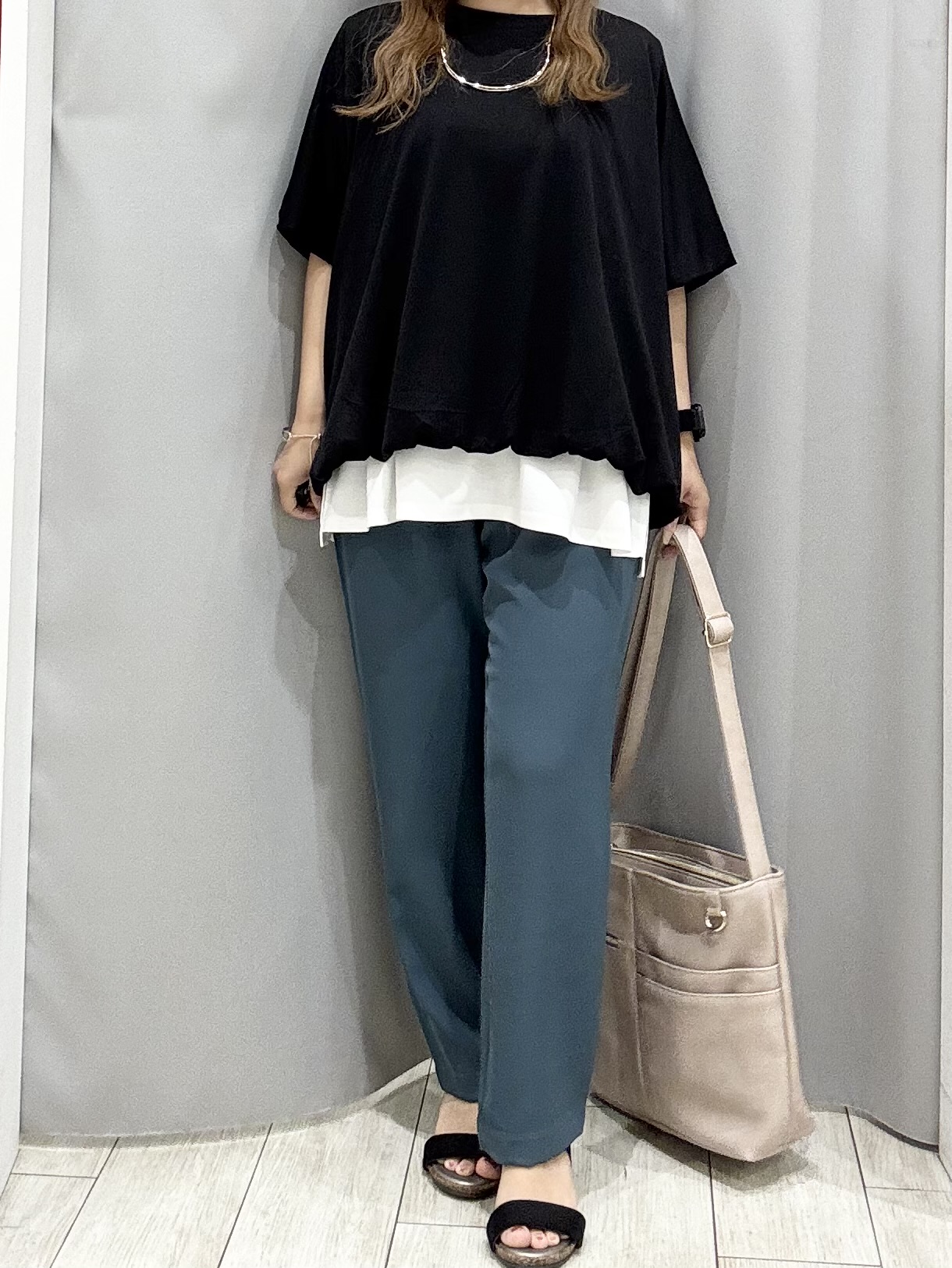 shioさんの「SHOO･LA･RUE｜【ひんやり/洗濯機可】インせず着られる バルーンデザインTシャツ」を使ったコーディネート