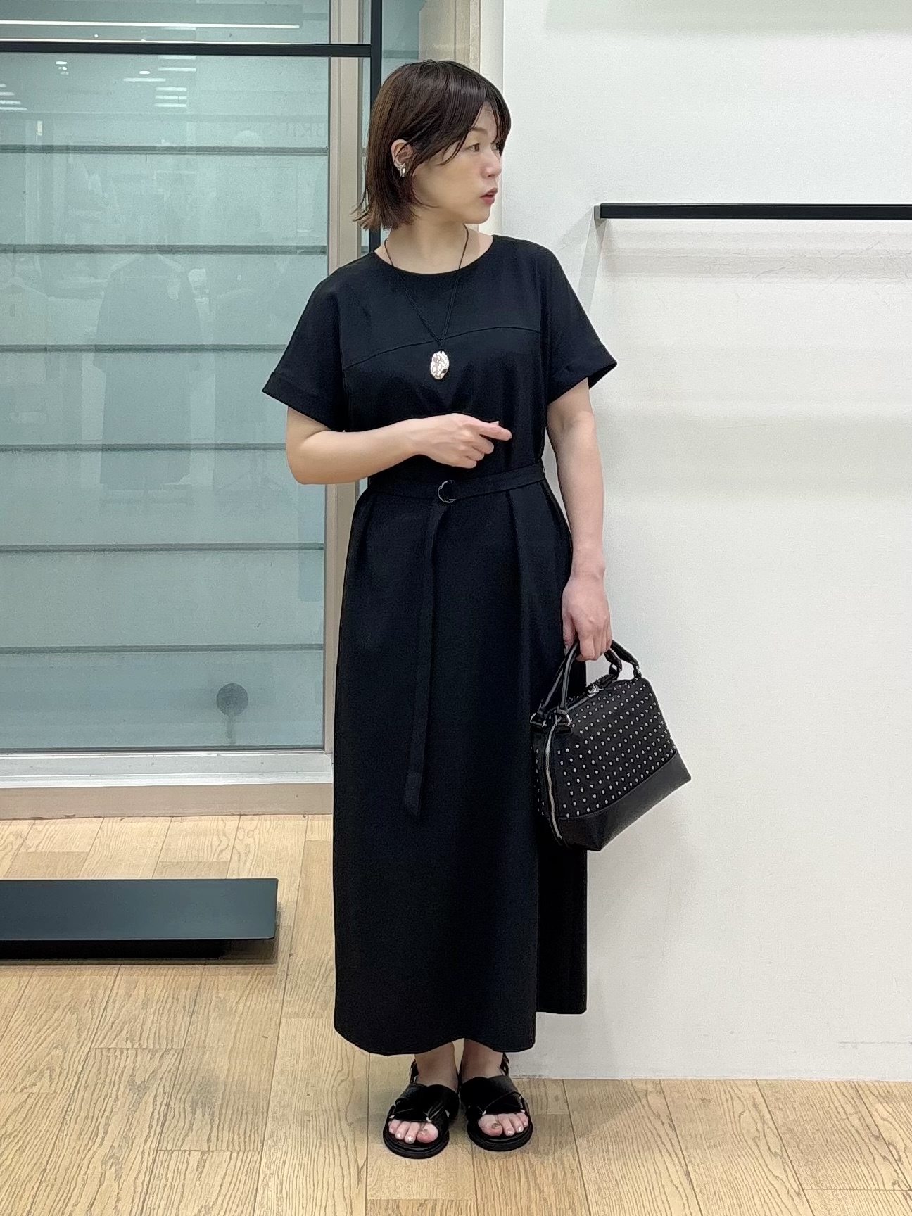 asamiさんの「INDIVI｜【華奢見え】ベルト付きナローワンピース」を使ったコーディネート